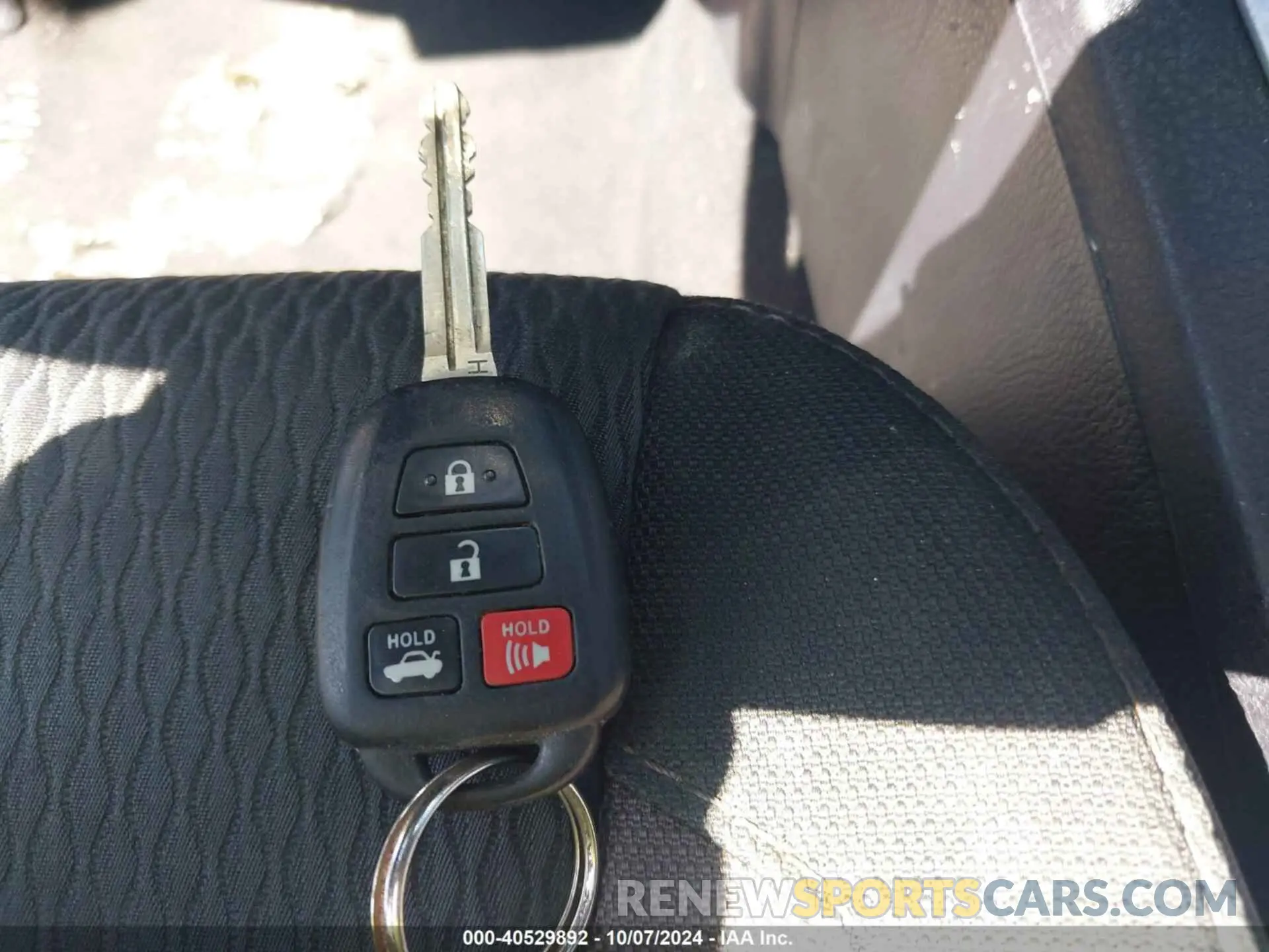 11 Photograph of a damaged car 2T1BURHE2KC241858 TOYOTA COROLLA 2019