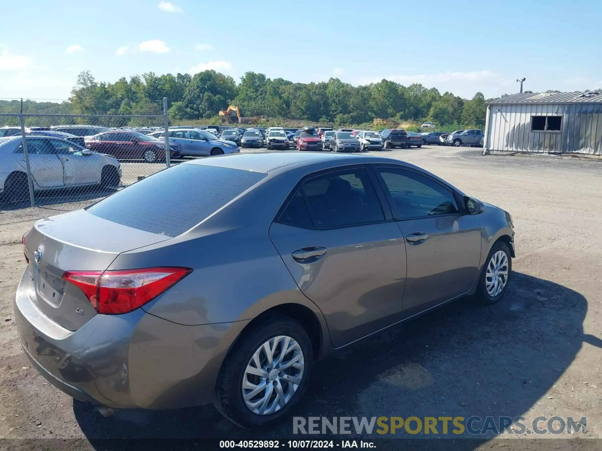 4 Photograph of a damaged car 2T1BURHE2KC241858 TOYOTA COROLLA 2019