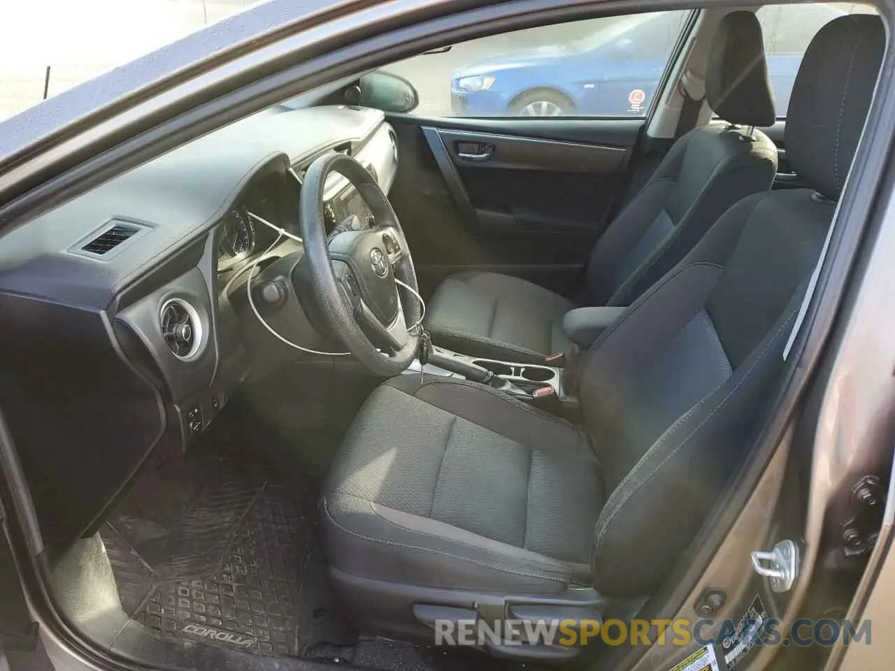 7 Photograph of a damaged car 2T1BURHE2KC246767 TOYOTA COROLLA 2019