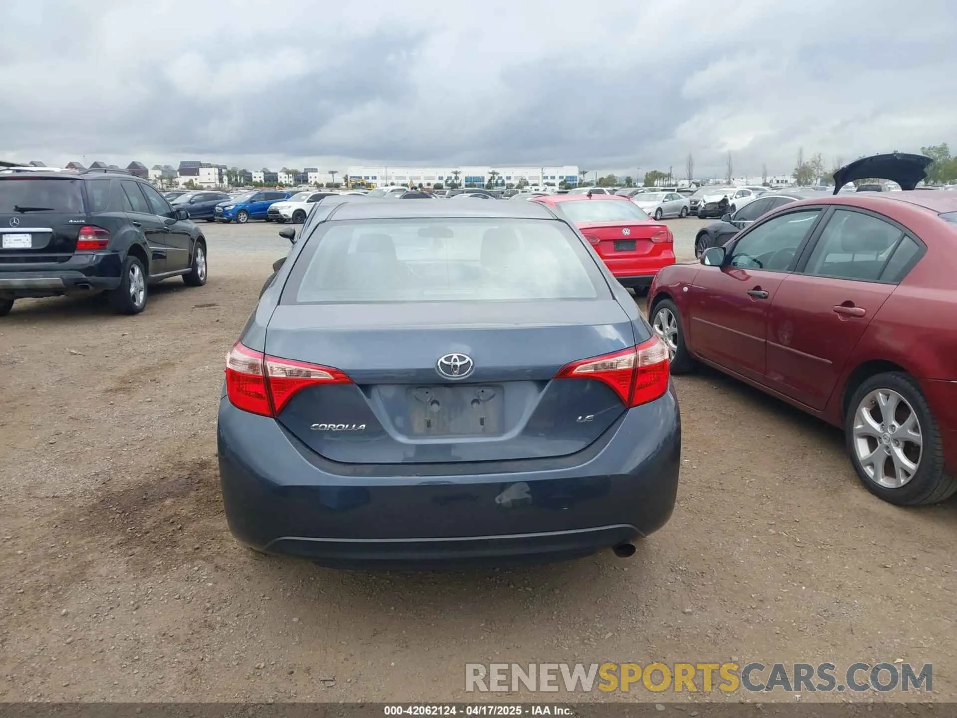 17 Photograph of a damaged car 2T1BURHE3KC125830 TOYOTA COROLLA 2019