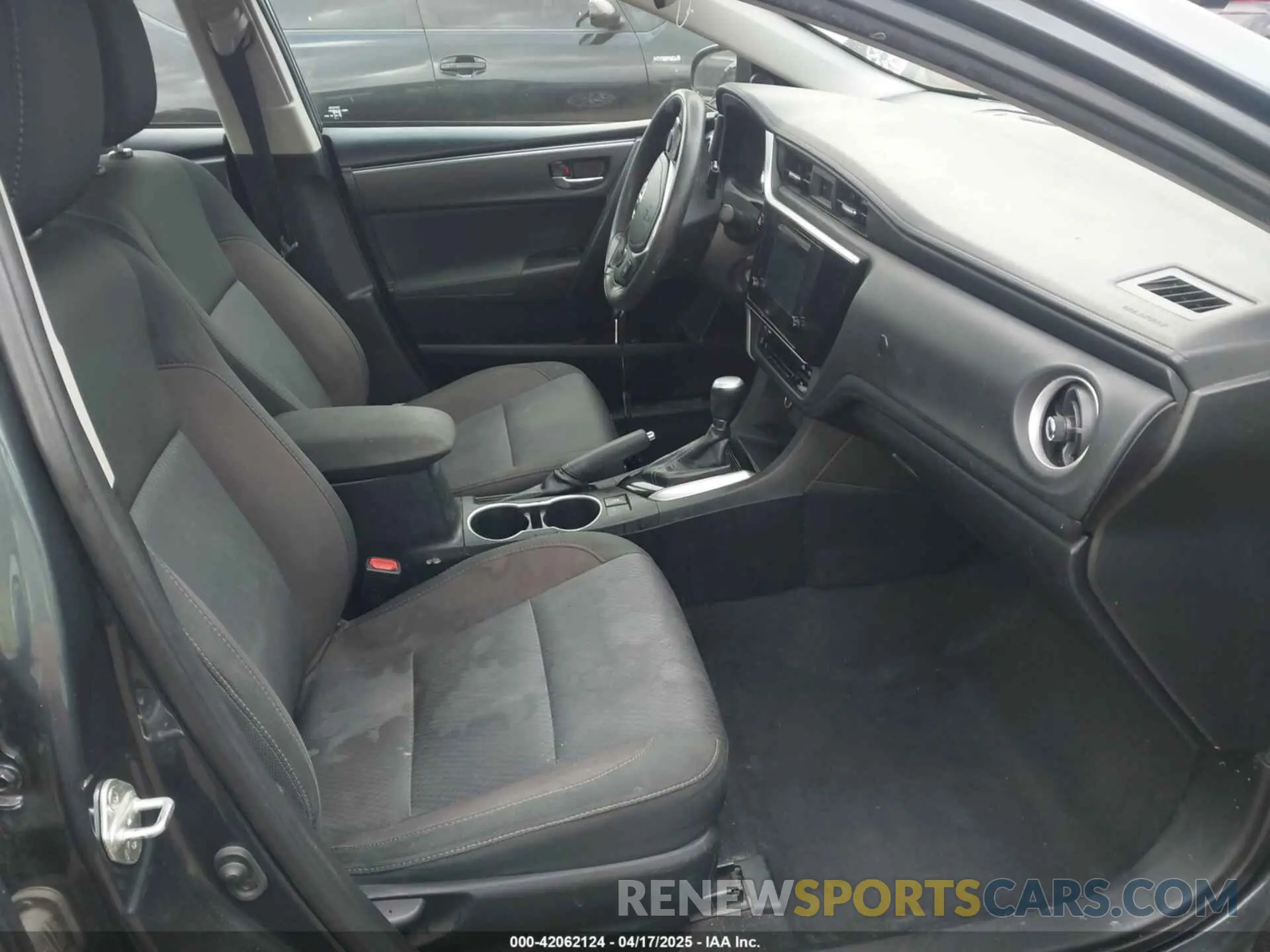 5 Photograph of a damaged car 2T1BURHE3KC125830 TOYOTA COROLLA 2019