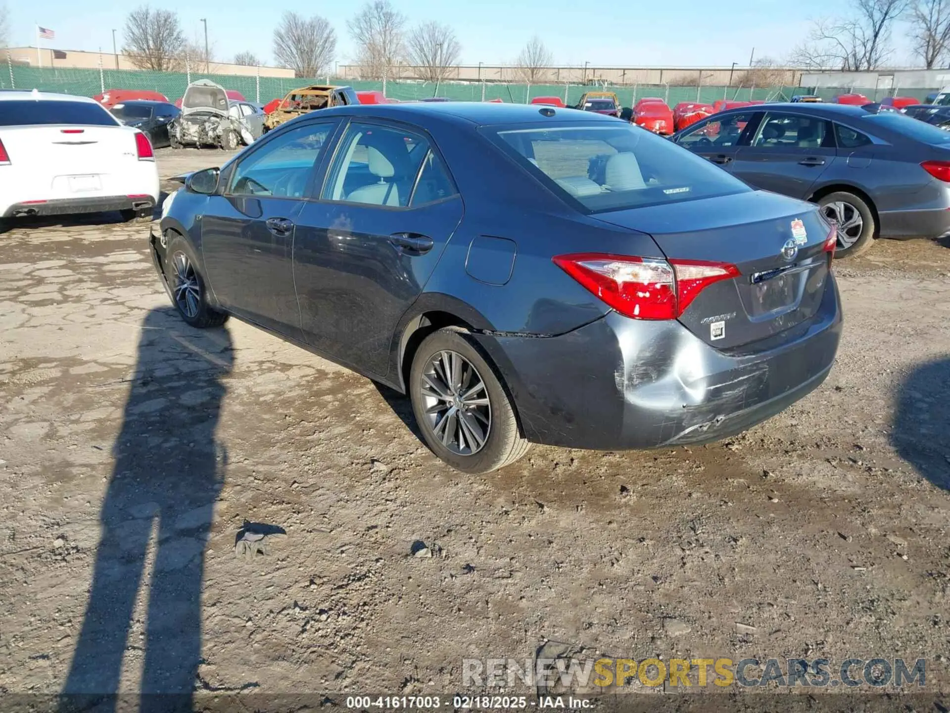 3 Photograph of a damaged car 2T1BURHE3KC131918 TOYOTA COROLLA 2019