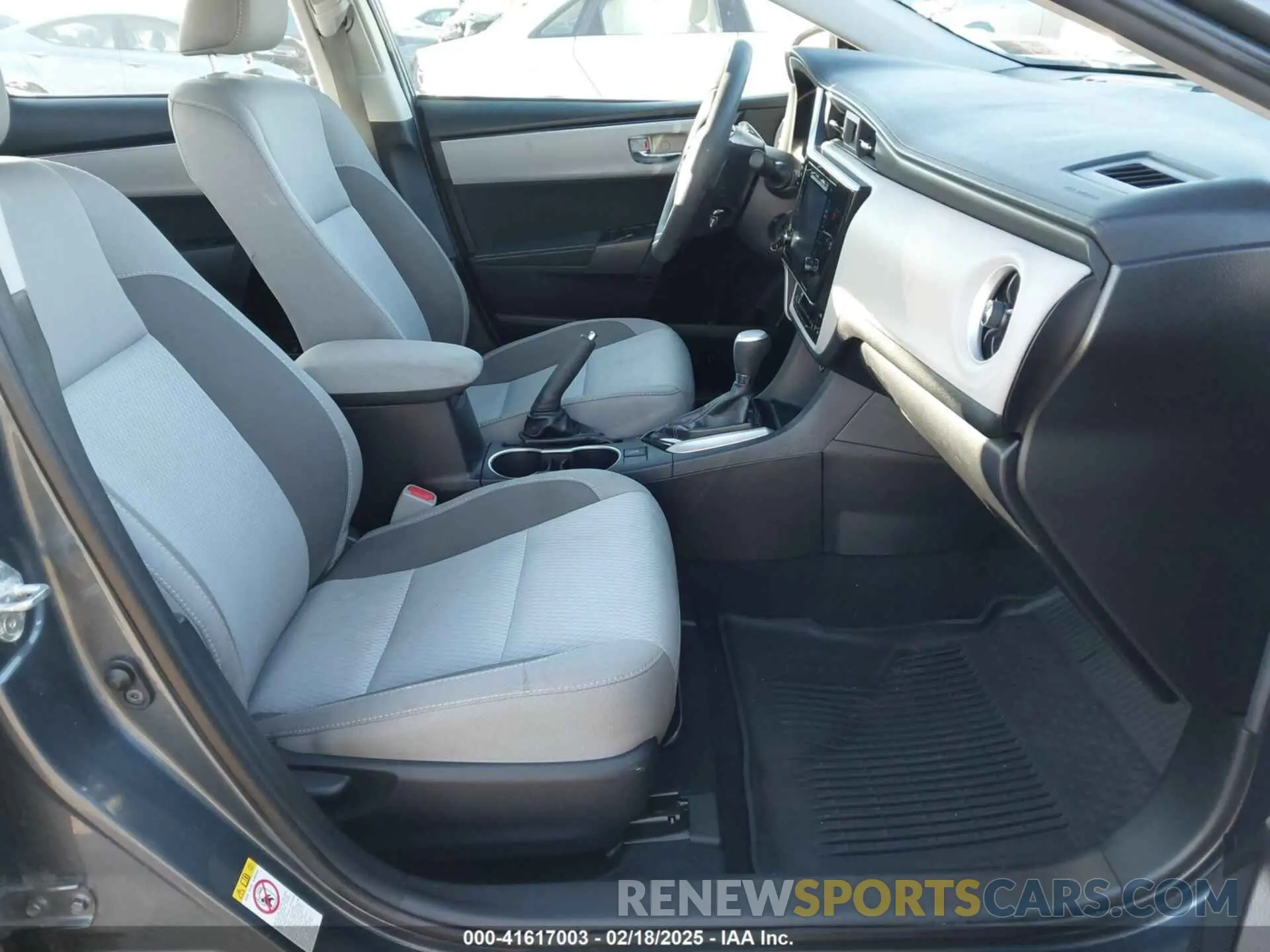 5 Photograph of a damaged car 2T1BURHE3KC131918 TOYOTA COROLLA 2019