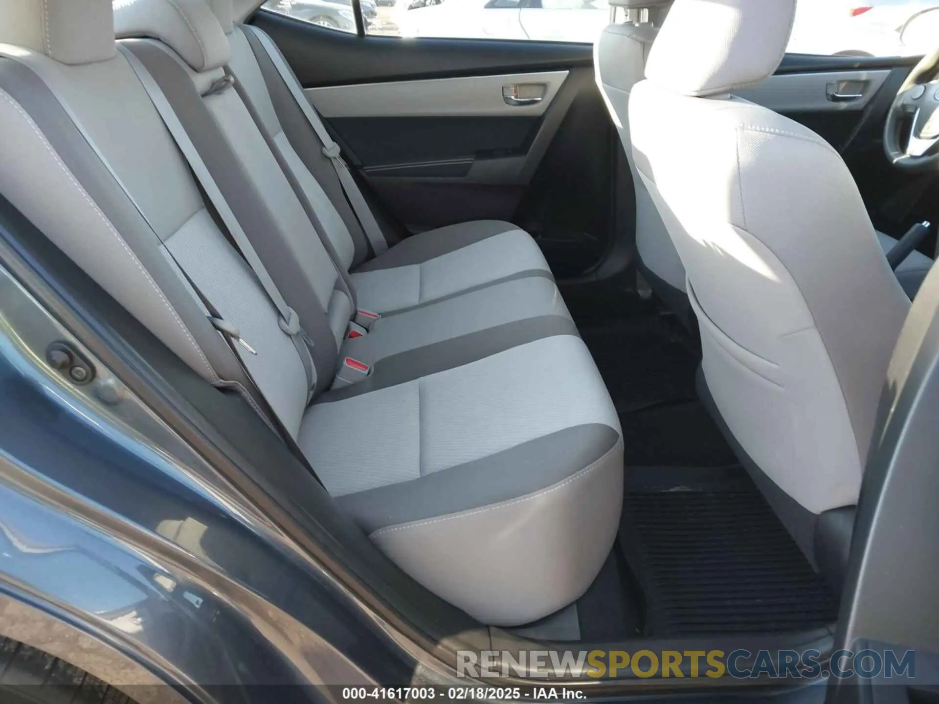 8 Photograph of a damaged car 2T1BURHE3KC131918 TOYOTA COROLLA 2019