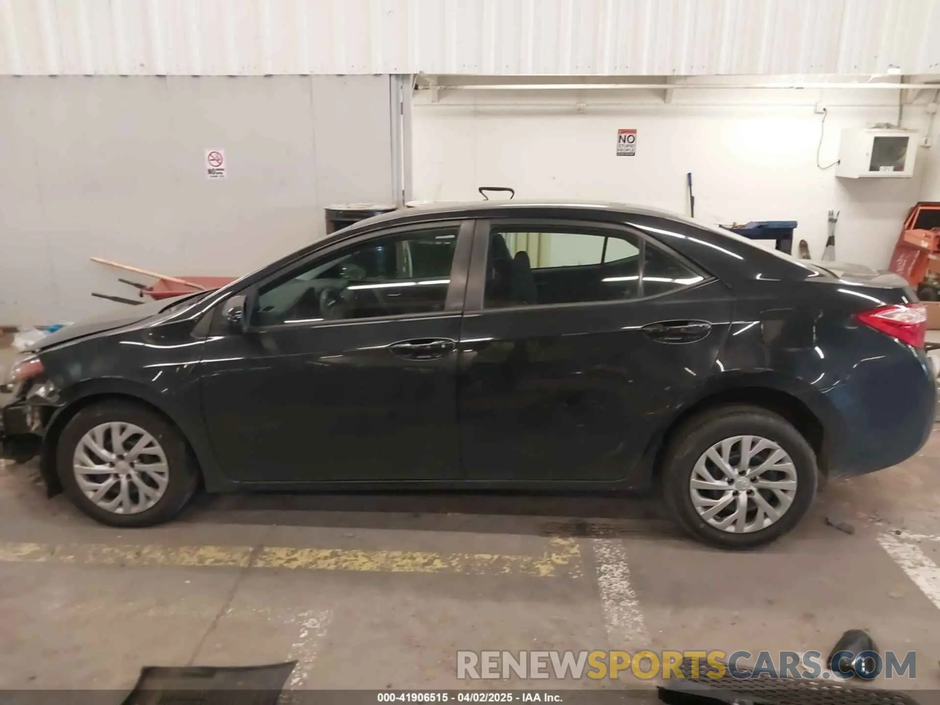 15 Photograph of a damaged car 2T1BURHE3KC136245 TOYOTA COROLLA 2019