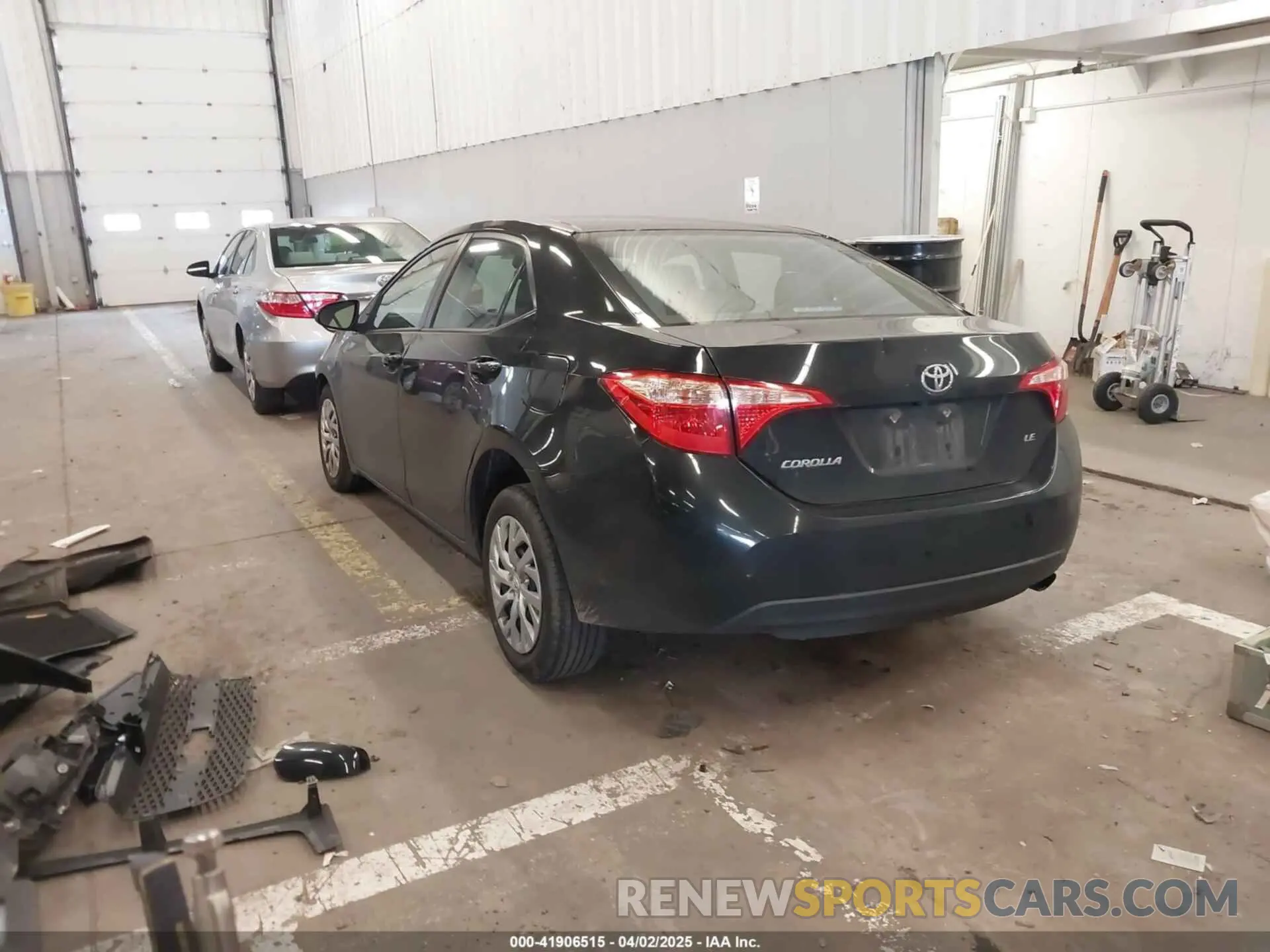 3 Photograph of a damaged car 2T1BURHE3KC136245 TOYOTA COROLLA 2019