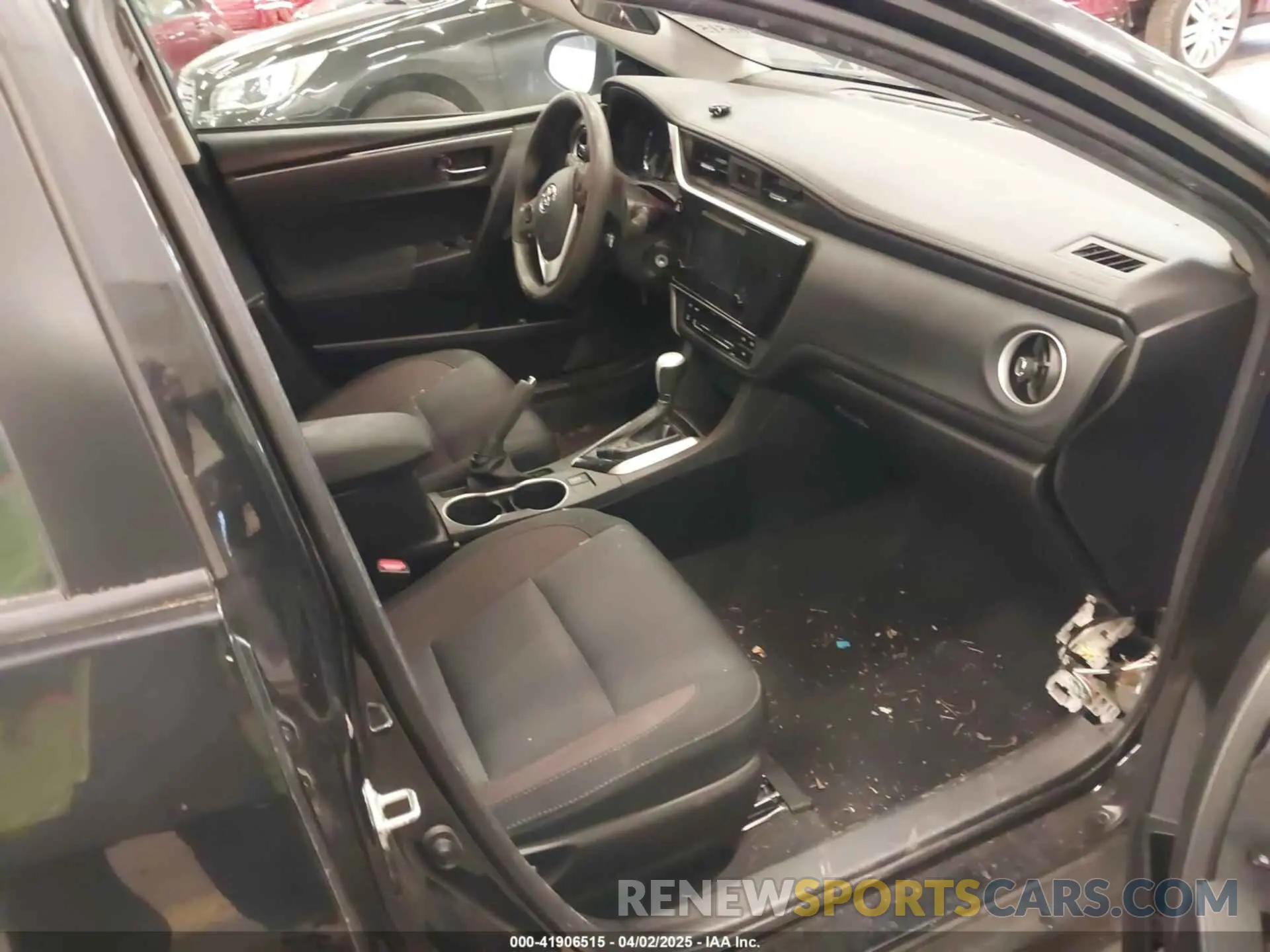 5 Photograph of a damaged car 2T1BURHE3KC136245 TOYOTA COROLLA 2019