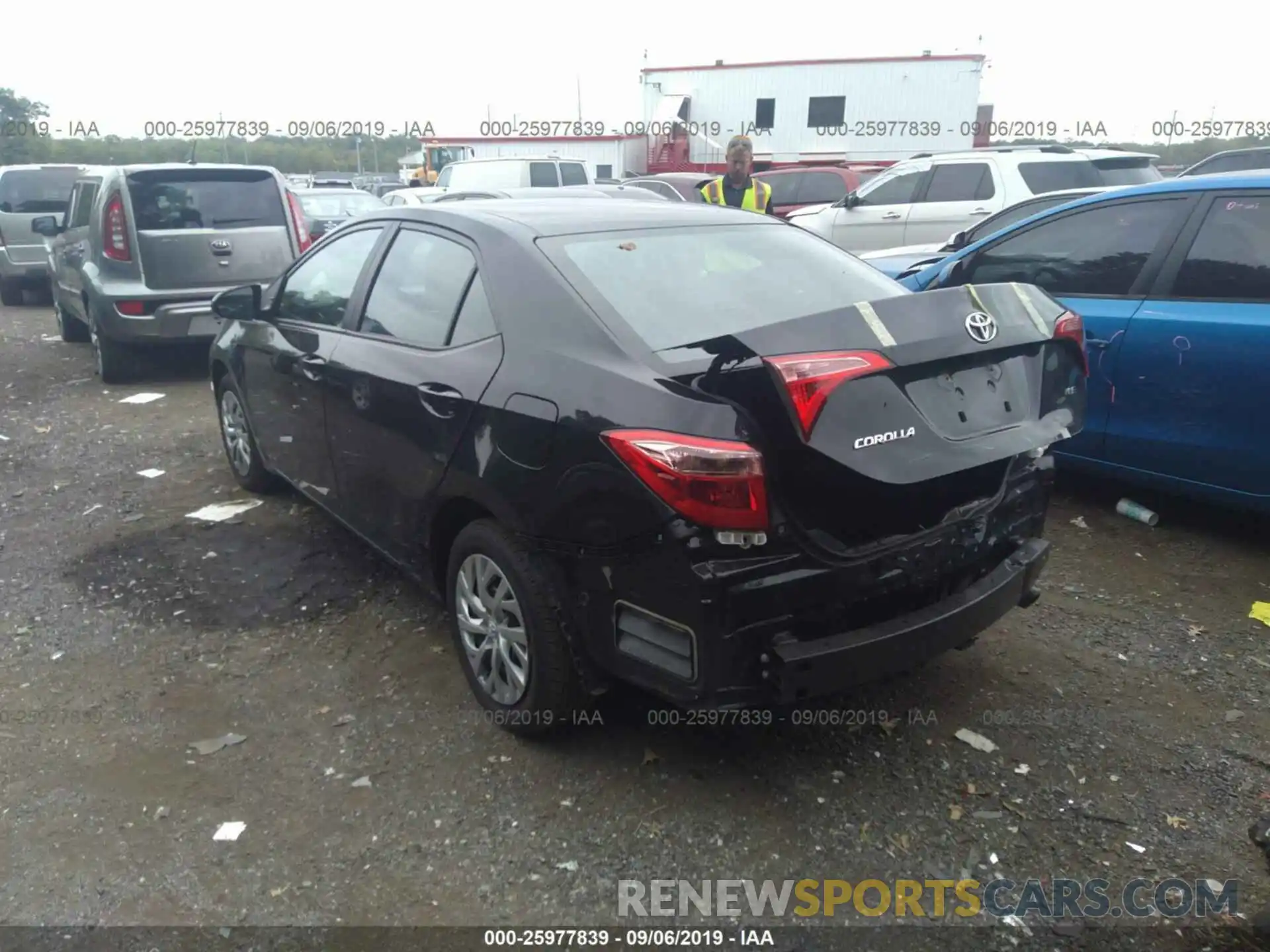 3 Photograph of a damaged car 2T1BURHE3KC142496 TOYOTA COROLLA 2019