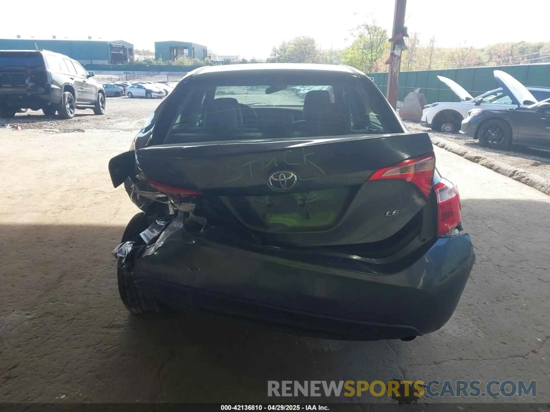 17 Photograph of a damaged car 2T1BURHE3KC143616 TOYOTA COROLLA 2019