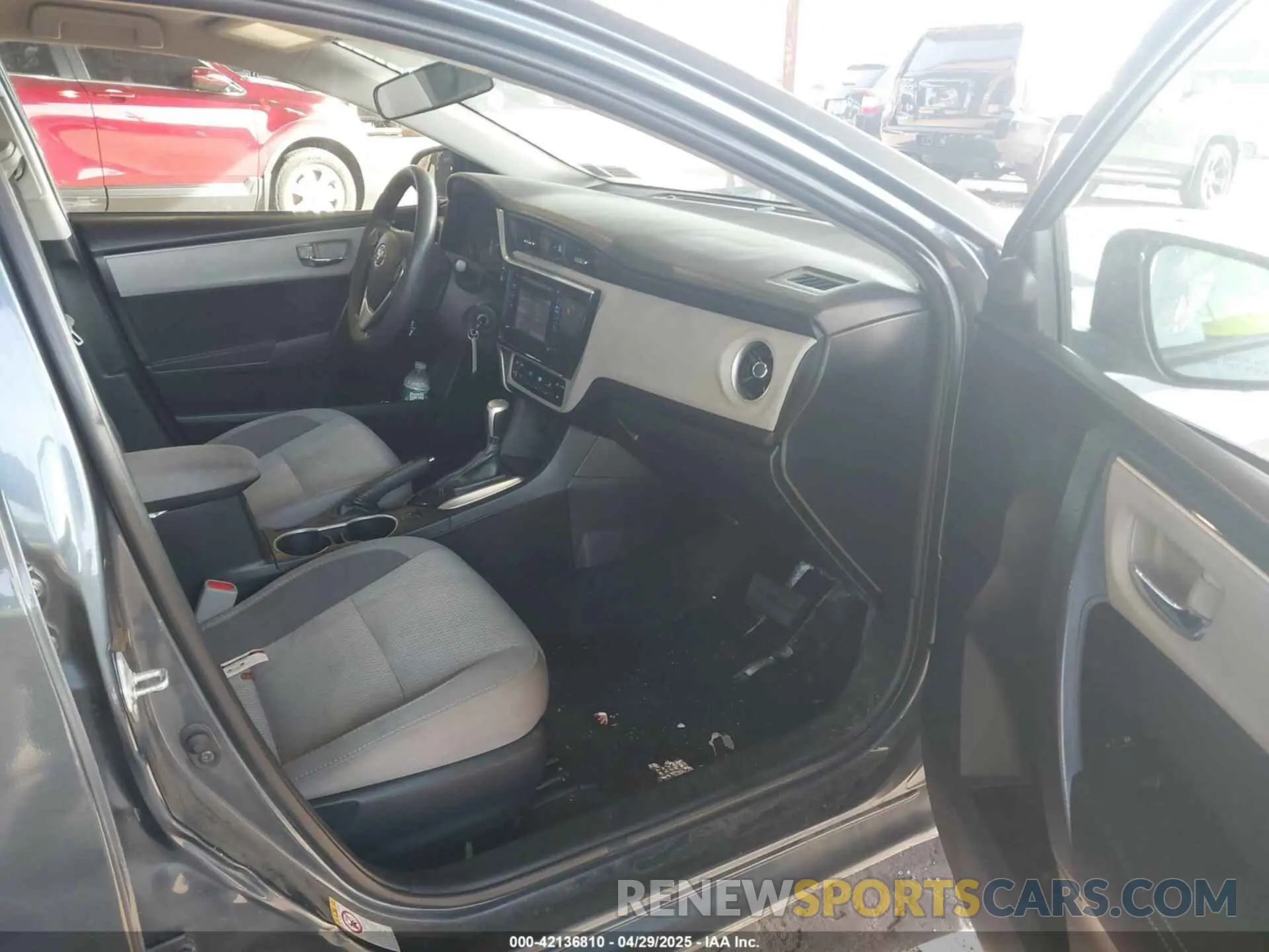 5 Photograph of a damaged car 2T1BURHE3KC143616 TOYOTA COROLLA 2019