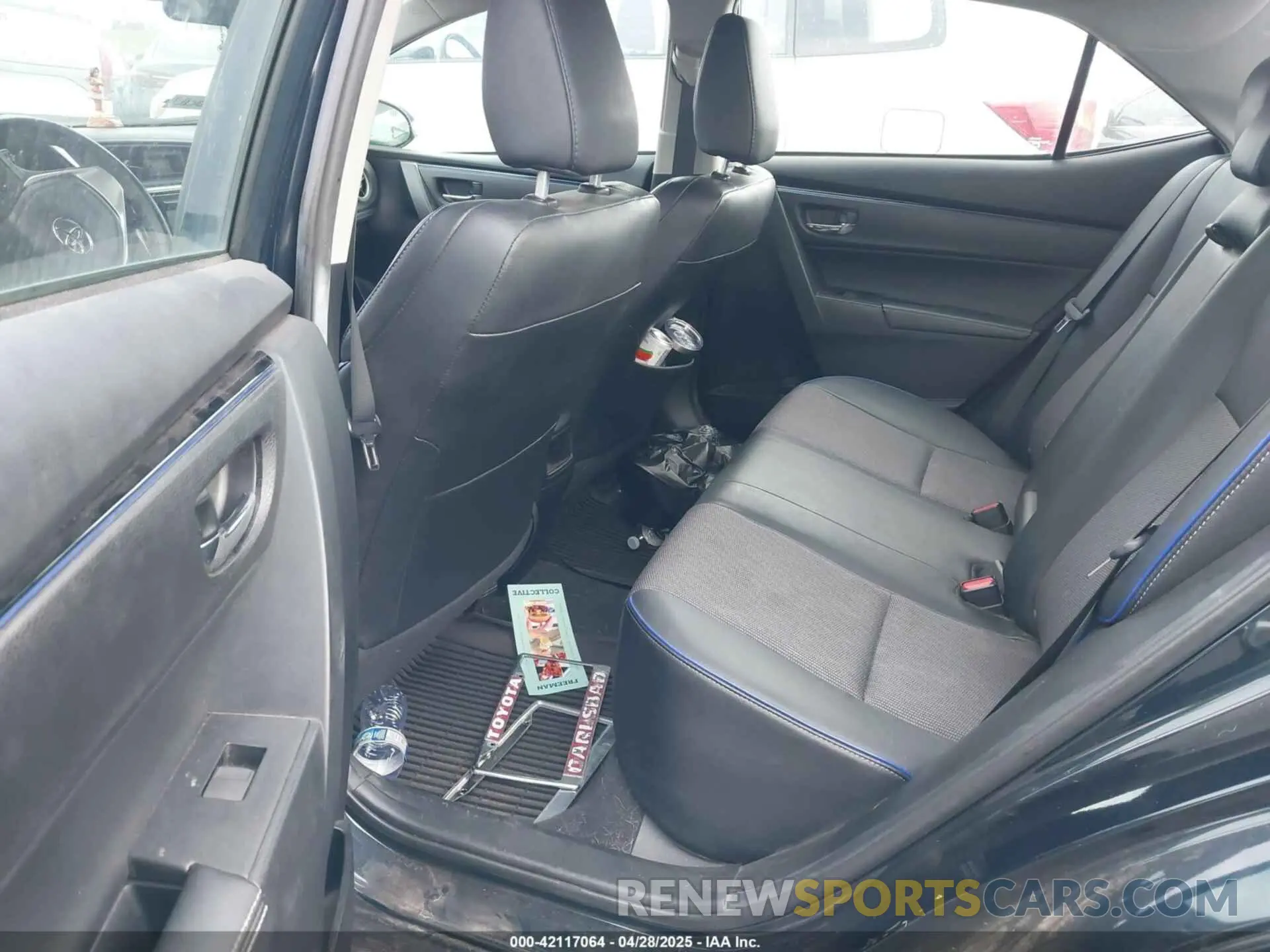 8 Photograph of a damaged car 2T1BURHE3KC144751 TOYOTA COROLLA 2019