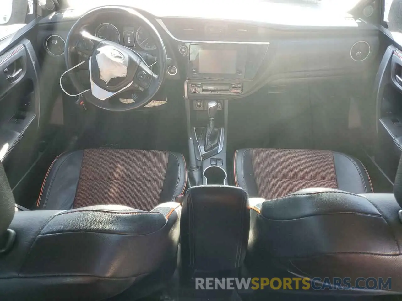 8 Photograph of a damaged car 2T1BURHE3KC146208 TOYOTA COROLLA 2019