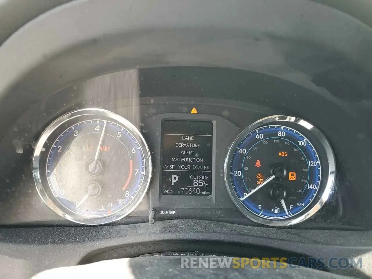 9 Photograph of a damaged car 2T1BURHE3KC153689 TOYOTA COROLLA 2019