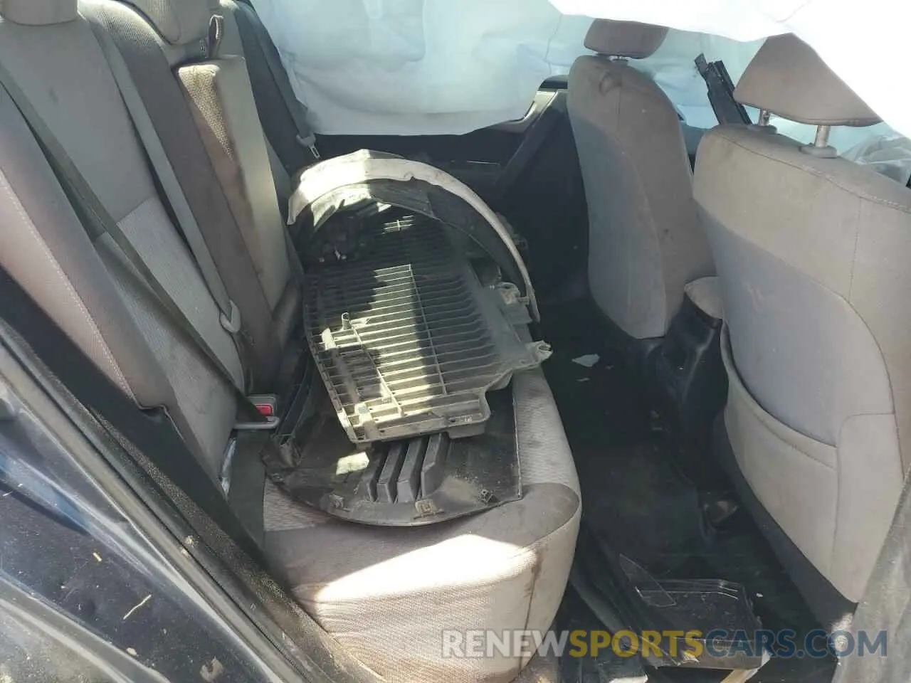 10 Photograph of a damaged car 2T1BURHE3KC154454 TOYOTA COROLLA 2019