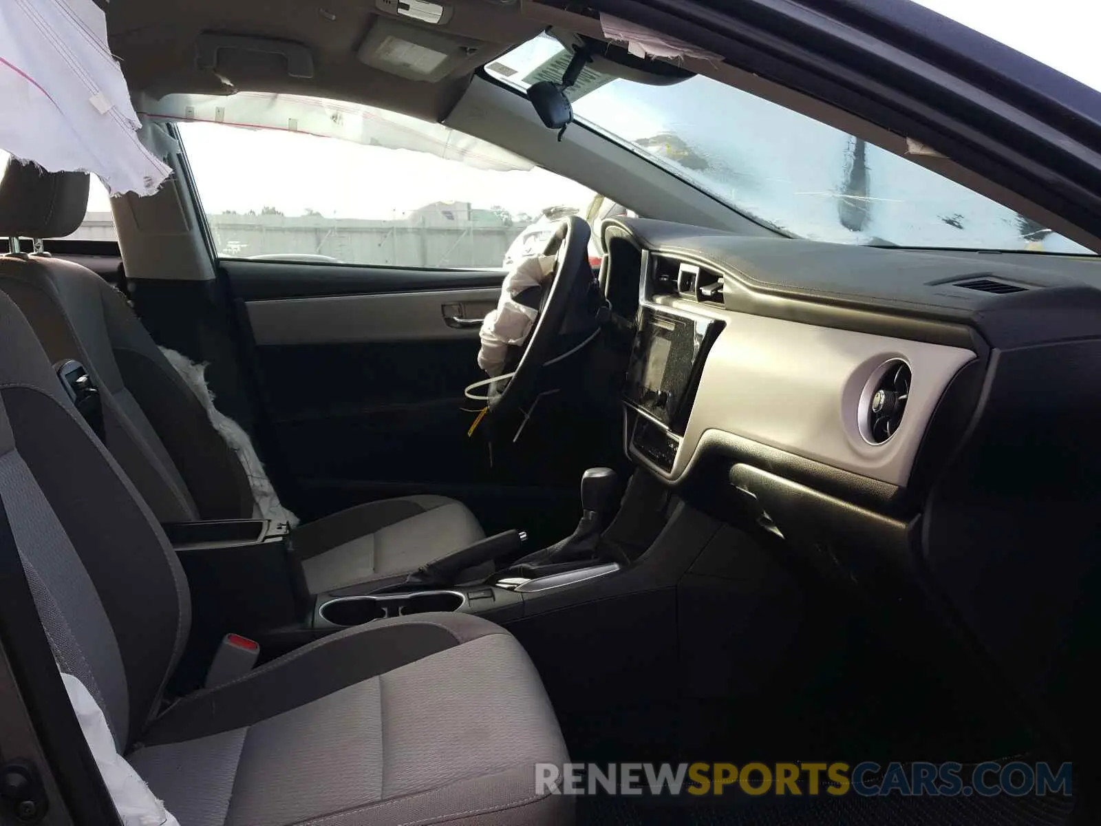 5 Photograph of a damaged car 2T1BURHE3KC158312 TOYOTA COROLLA 2019