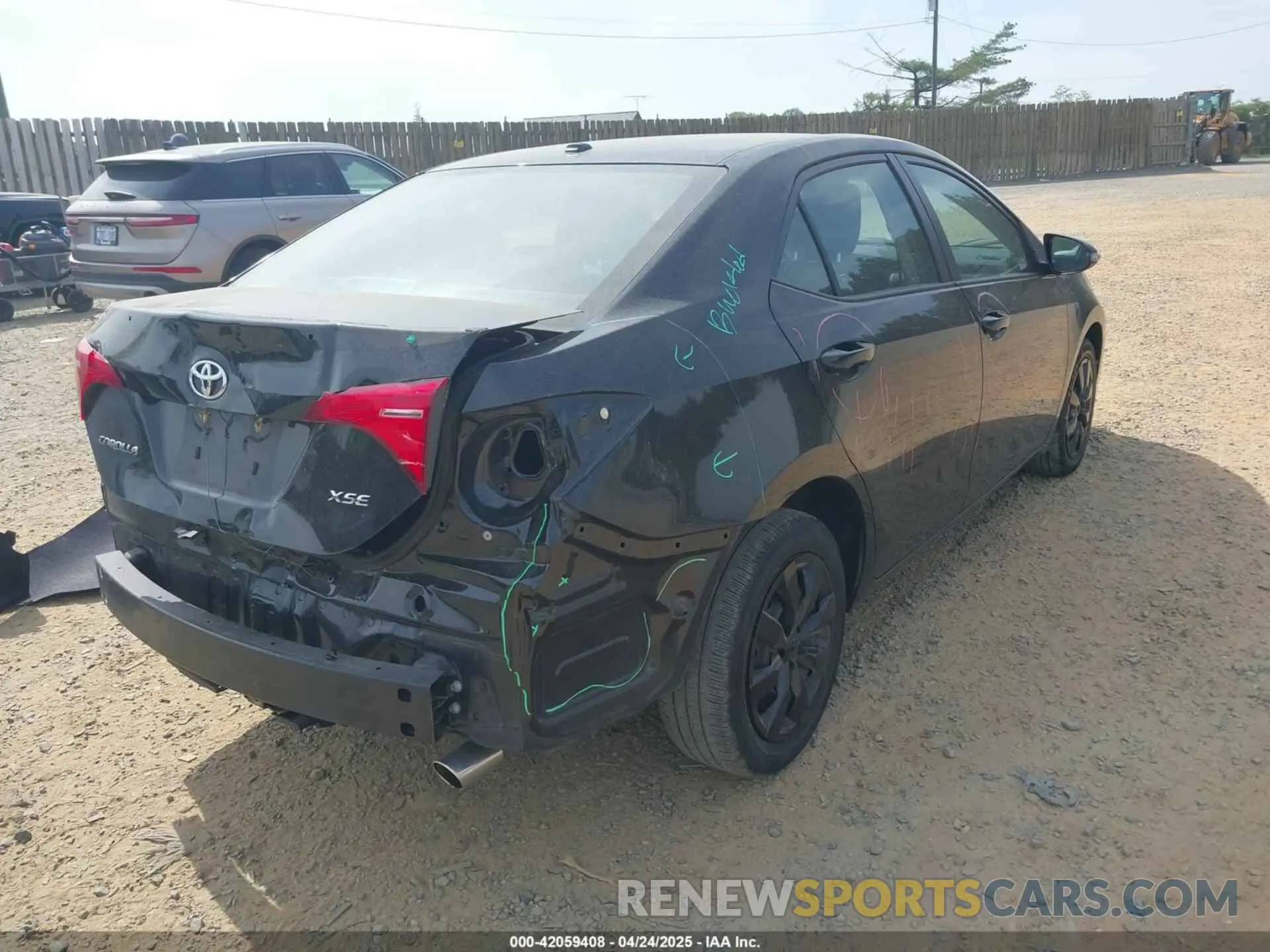 4 Photograph of a damaged car 2T1BURHE3KC160691 TOYOTA COROLLA 2019