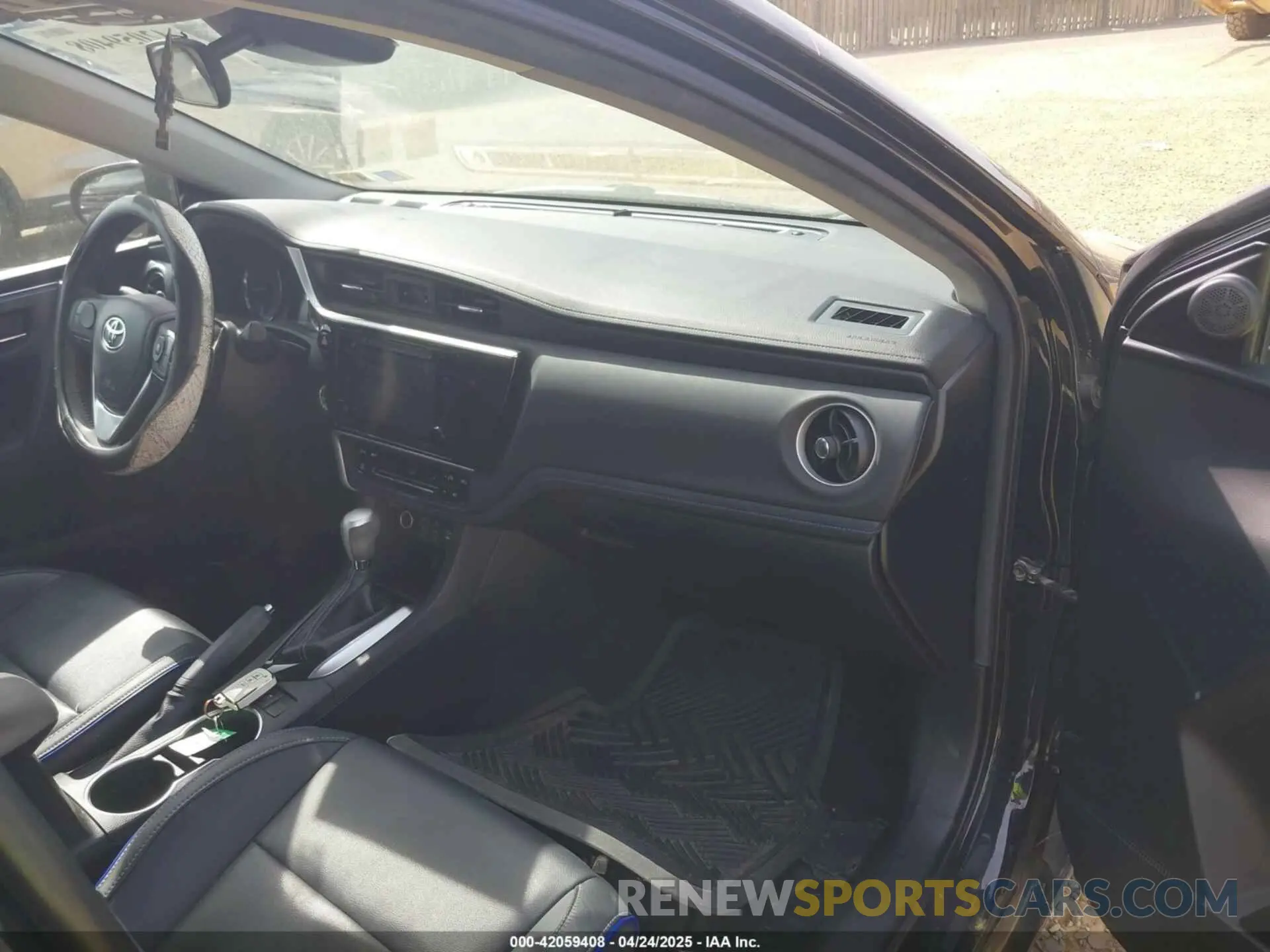 5 Photograph of a damaged car 2T1BURHE3KC160691 TOYOTA COROLLA 2019
