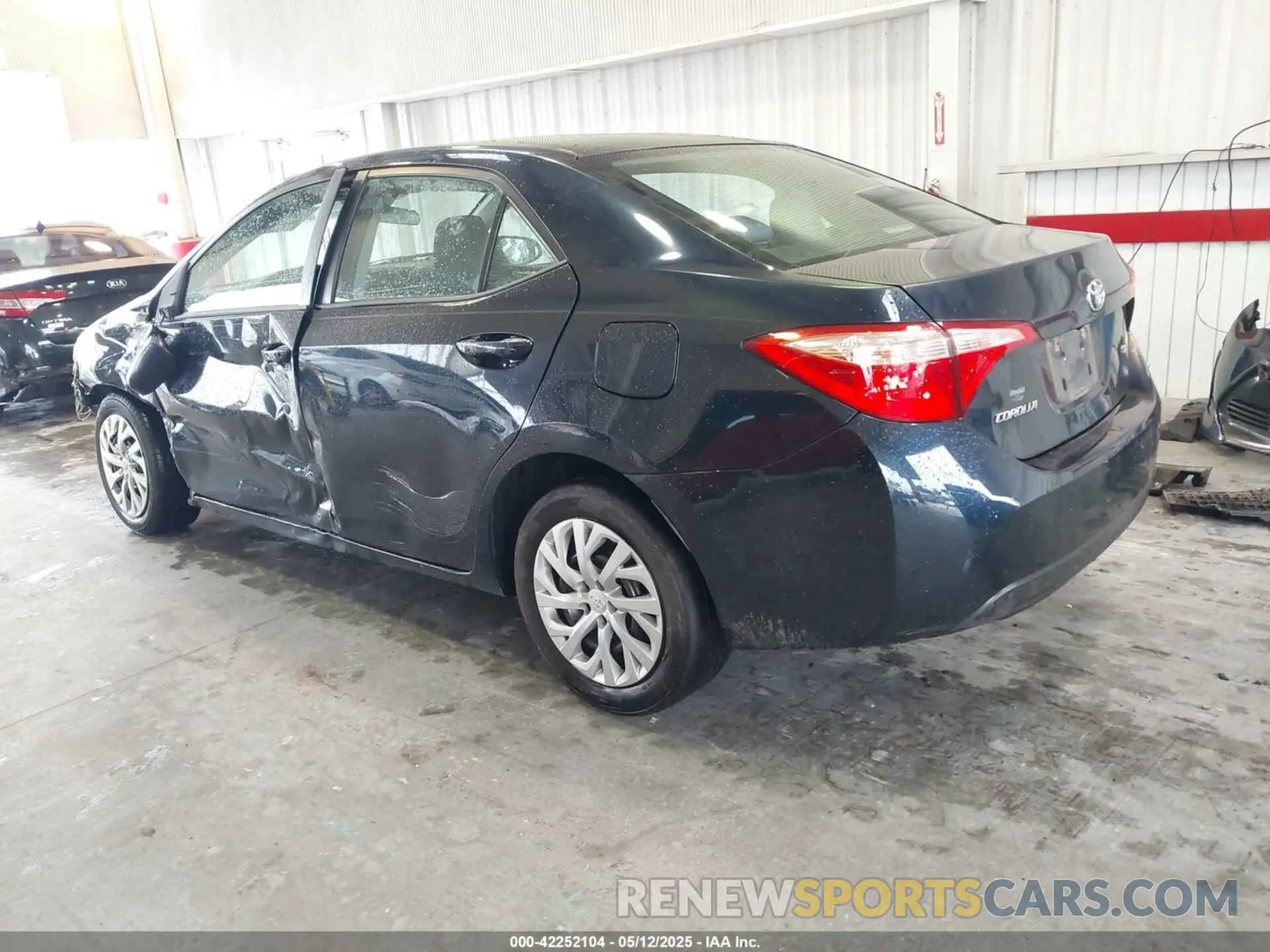 3 Photograph of a damaged car 2T1BURHE3KC161159 TOYOTA COROLLA 2019