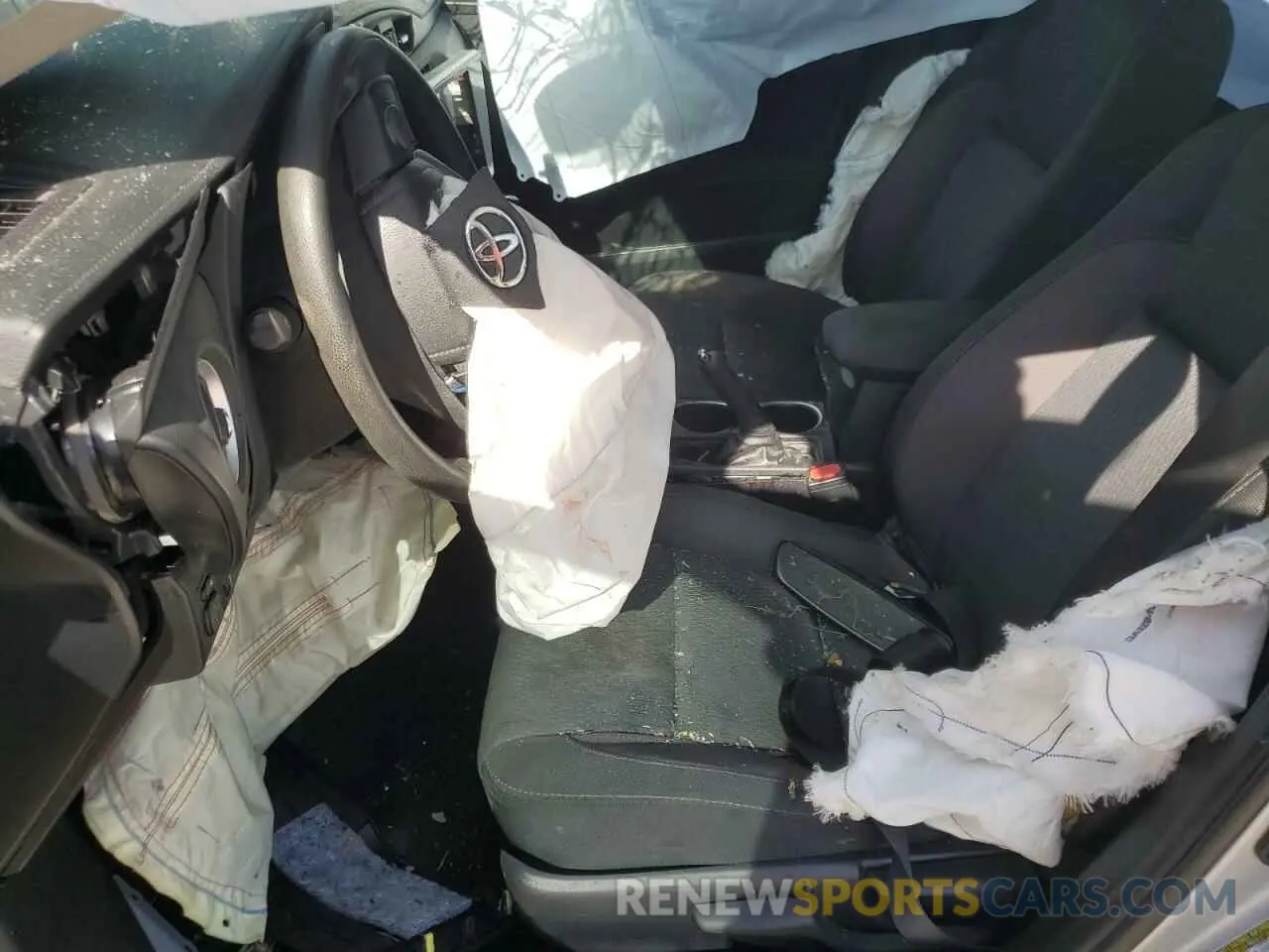 7 Photograph of a damaged car 2T1BURHE3KC163817 TOYOTA COROLLA 2019