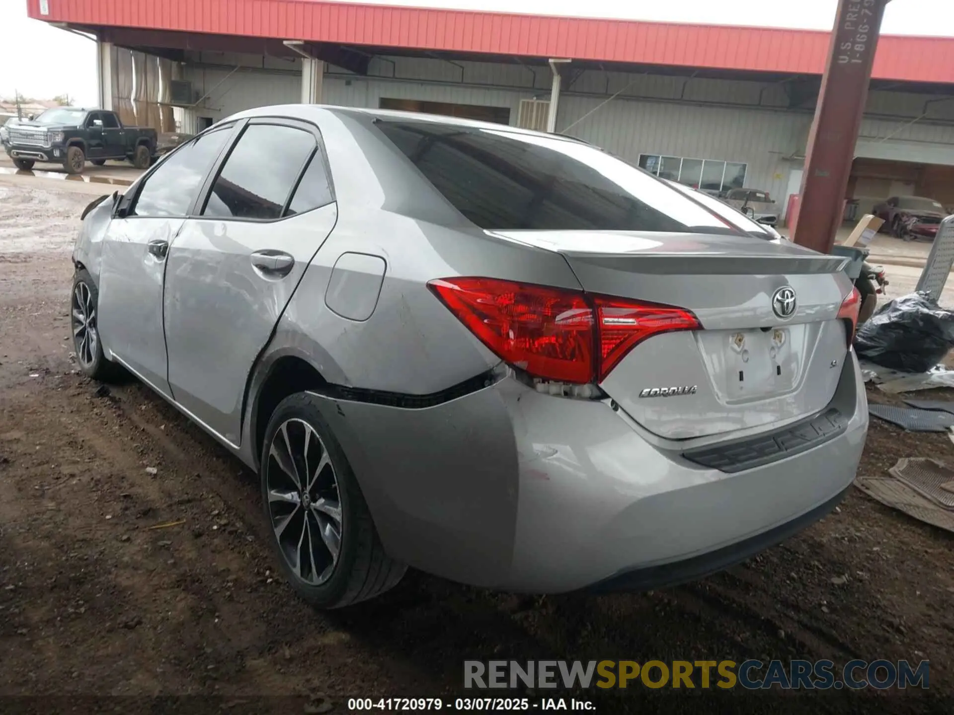 3 Photograph of a damaged car 2T1BURHE3KC164255 TOYOTA COROLLA 2019
