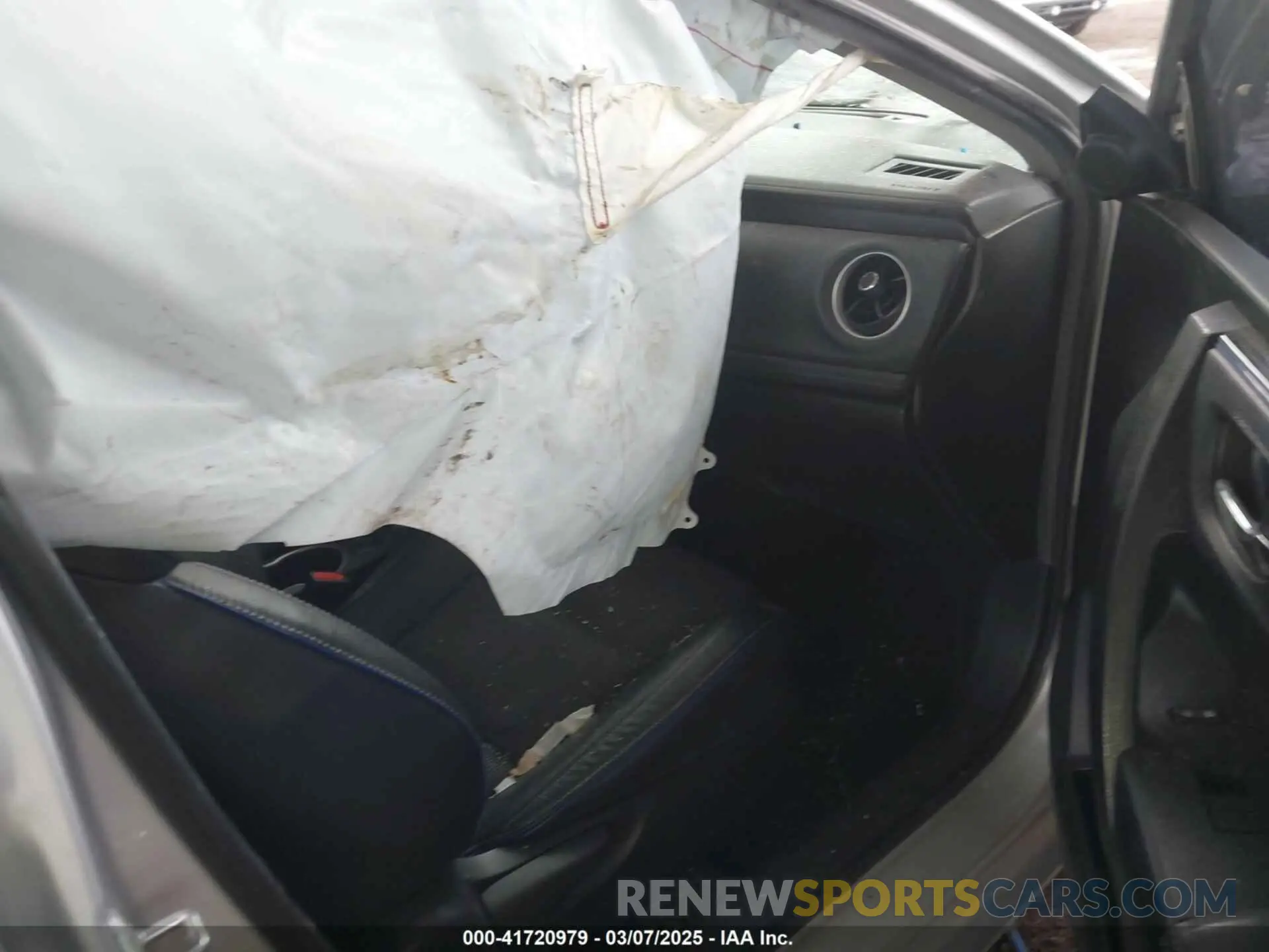 5 Photograph of a damaged car 2T1BURHE3KC164255 TOYOTA COROLLA 2019