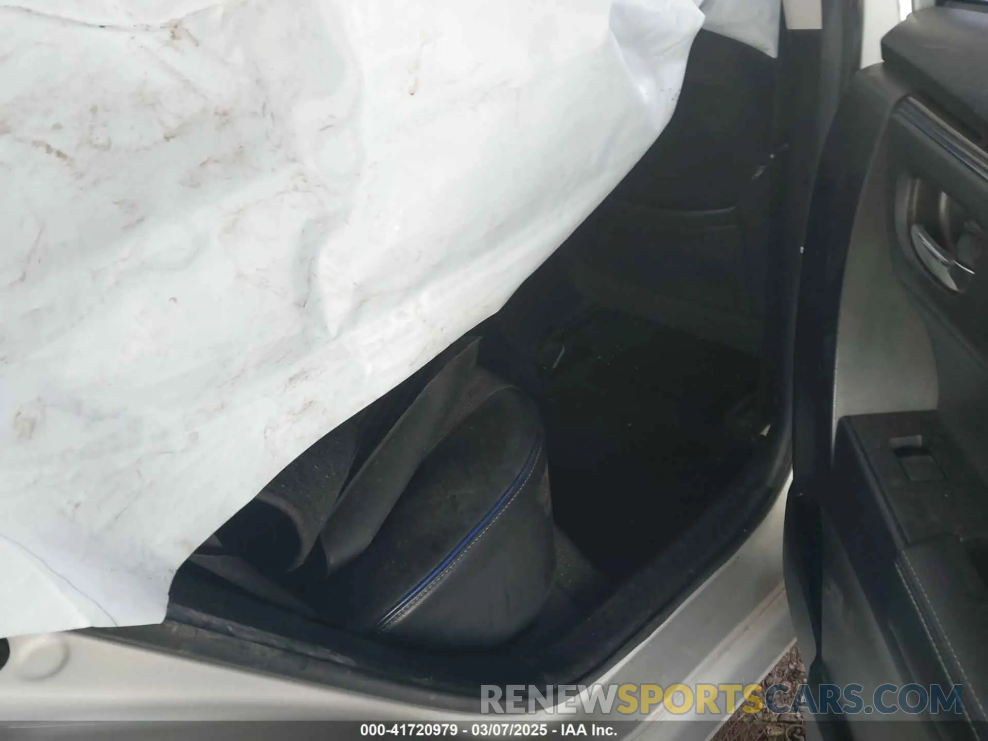 8 Photograph of a damaged car 2T1BURHE3KC164255 TOYOTA COROLLA 2019