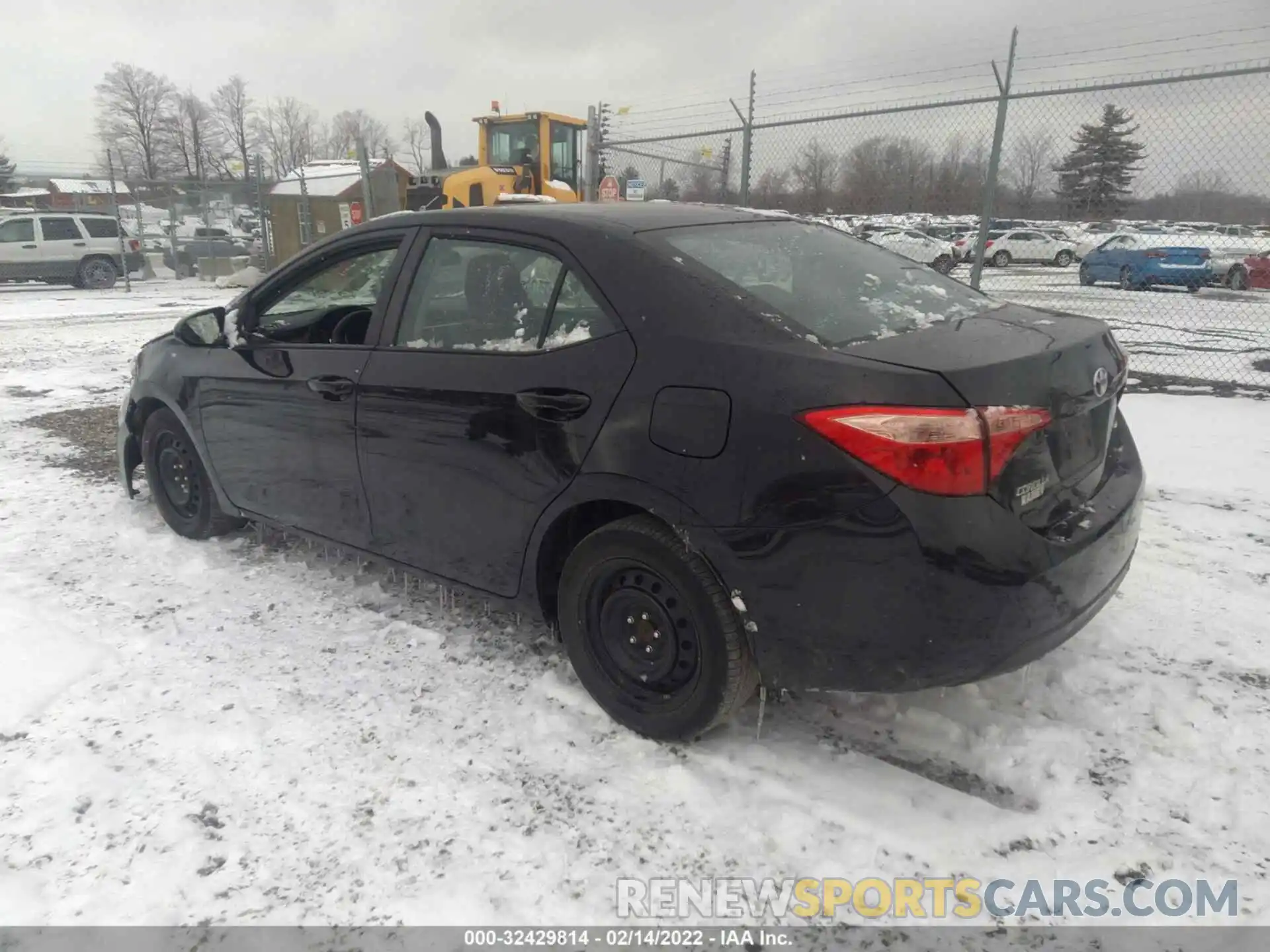 3 Photograph of a damaged car 2T1BURHE3KC165003 TOYOTA COROLLA 2019