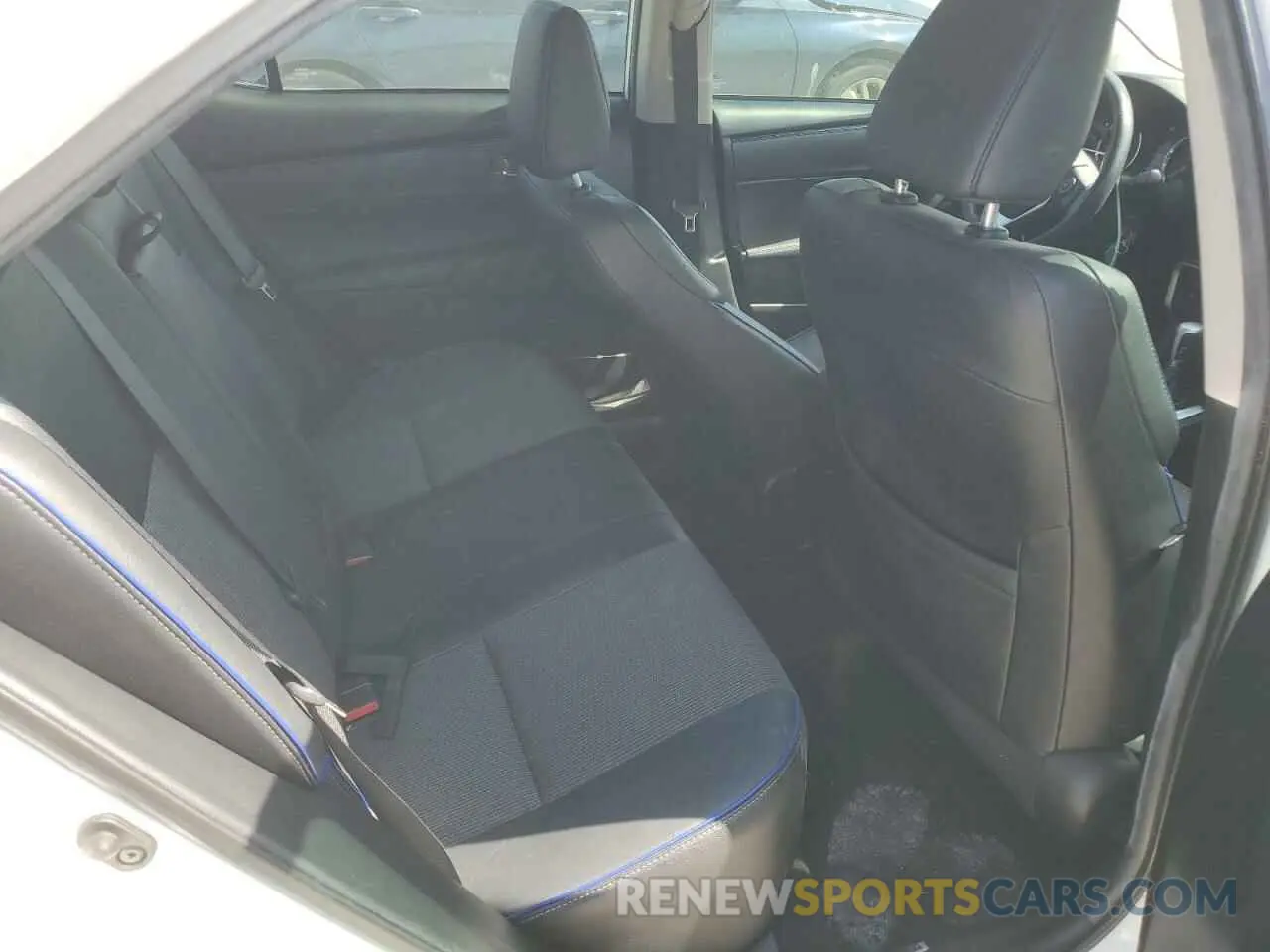 10 Photograph of a damaged car 2T1BURHE3KC165793 TOYOTA COROLLA 2019