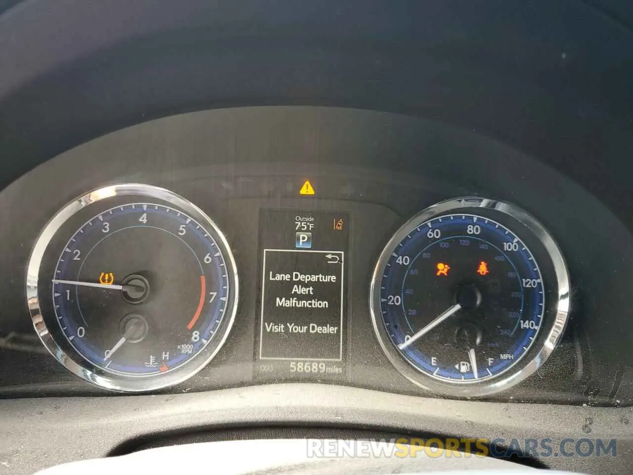 9 Photograph of a damaged car 2T1BURHE3KC168385 TOYOTA COROLLA 2019