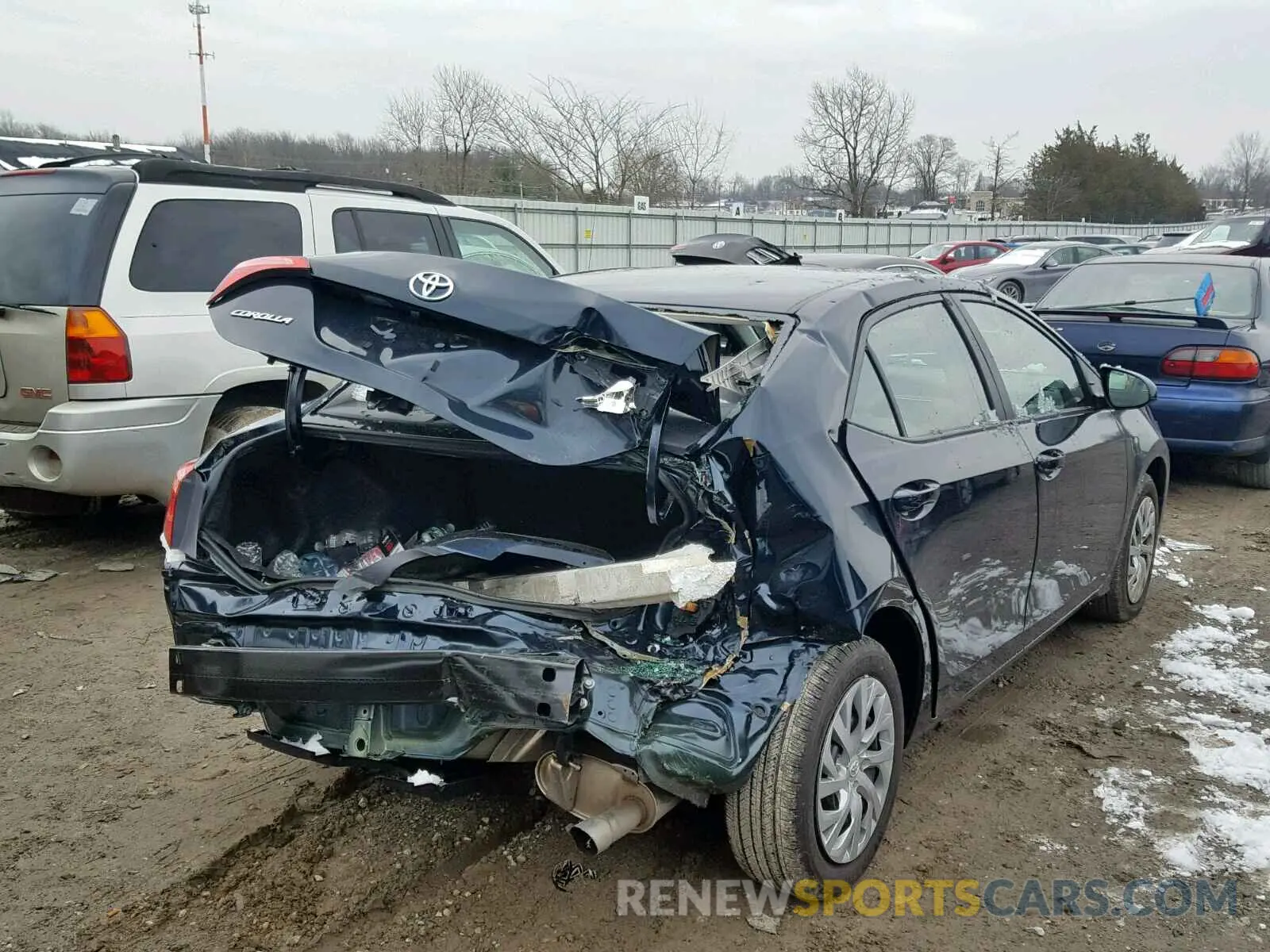 4 Photograph of a damaged car 2T1BURHE3KC173909 TOYOTA COROLLA 2019