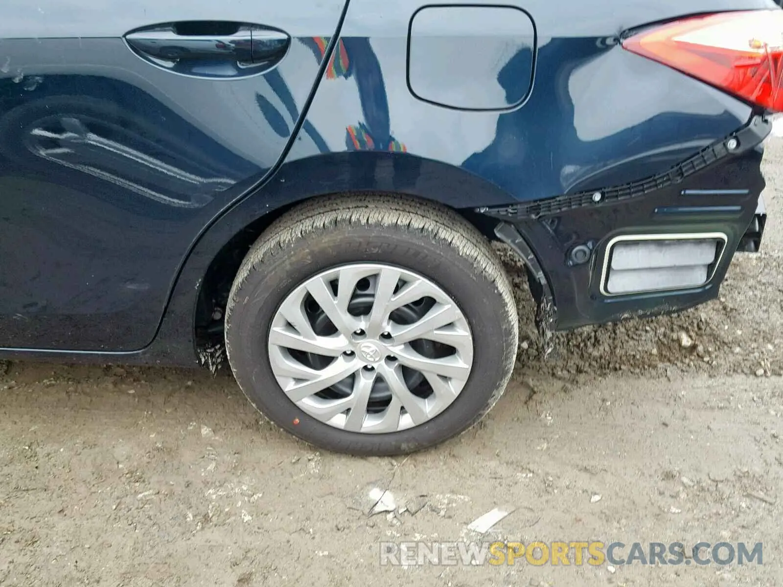9 Photograph of a damaged car 2T1BURHE3KC173909 TOYOTA COROLLA 2019