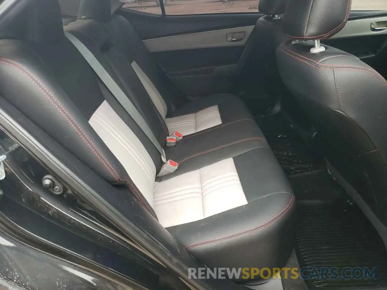 10 Photograph of a damaged car 2T1BURHE3KC175837 TOYOTA COROLLA 2019