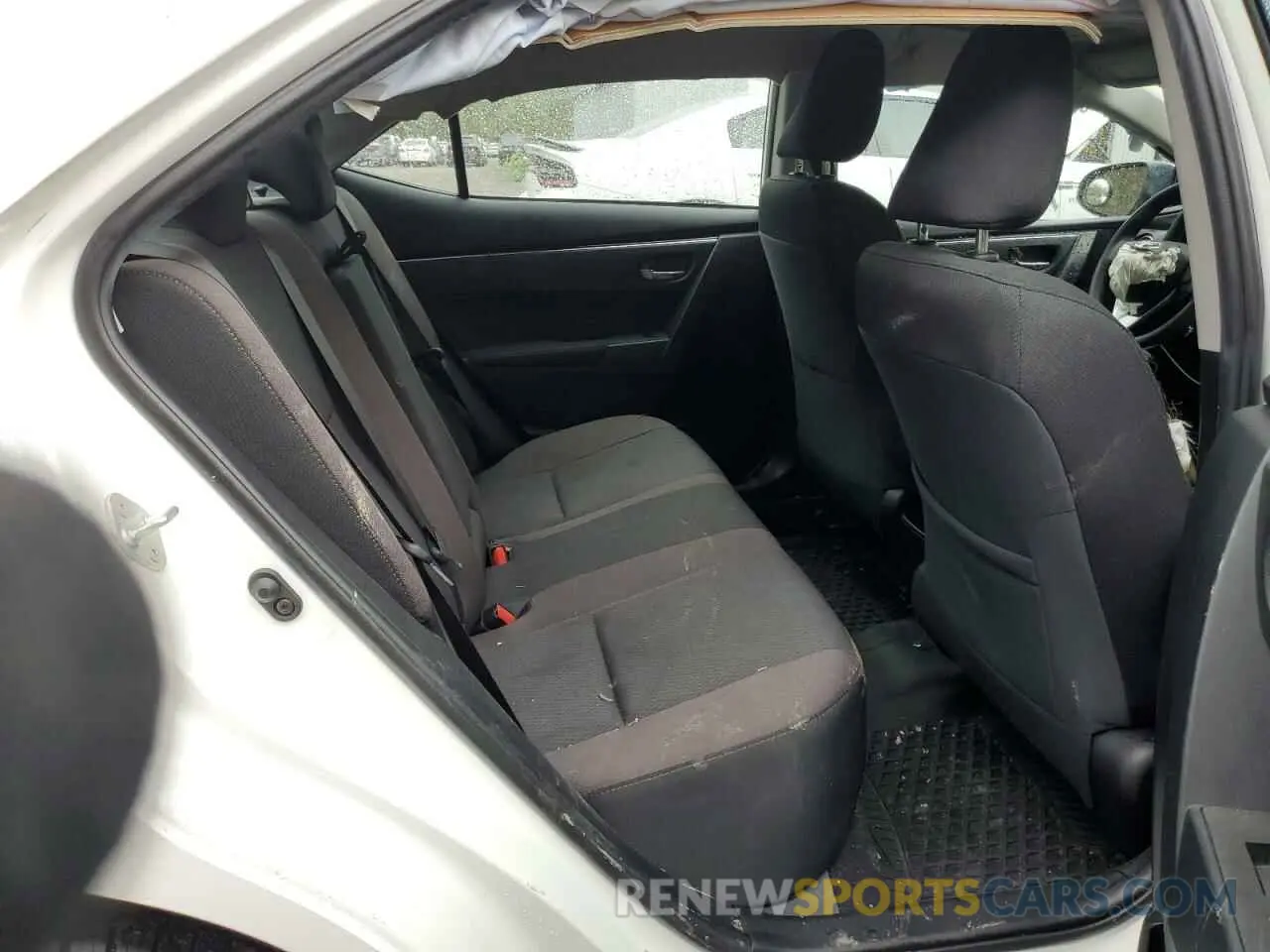 10 Photograph of a damaged car 2T1BURHE3KC192413 TOYOTA COROLLA 2019