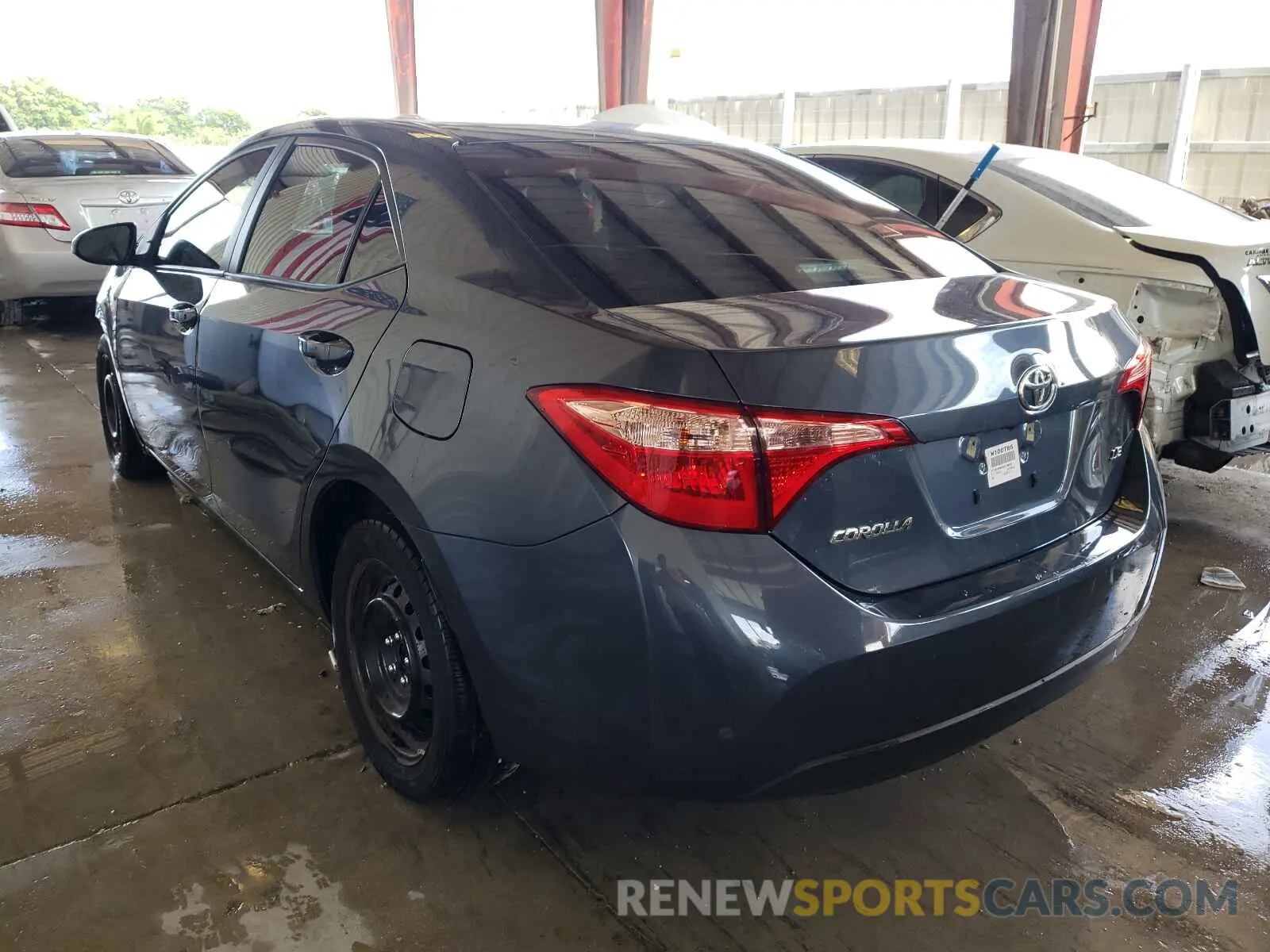 3 Photograph of a damaged car 2T1BURHE3KC198325 TOYOTA COROLLA 2019