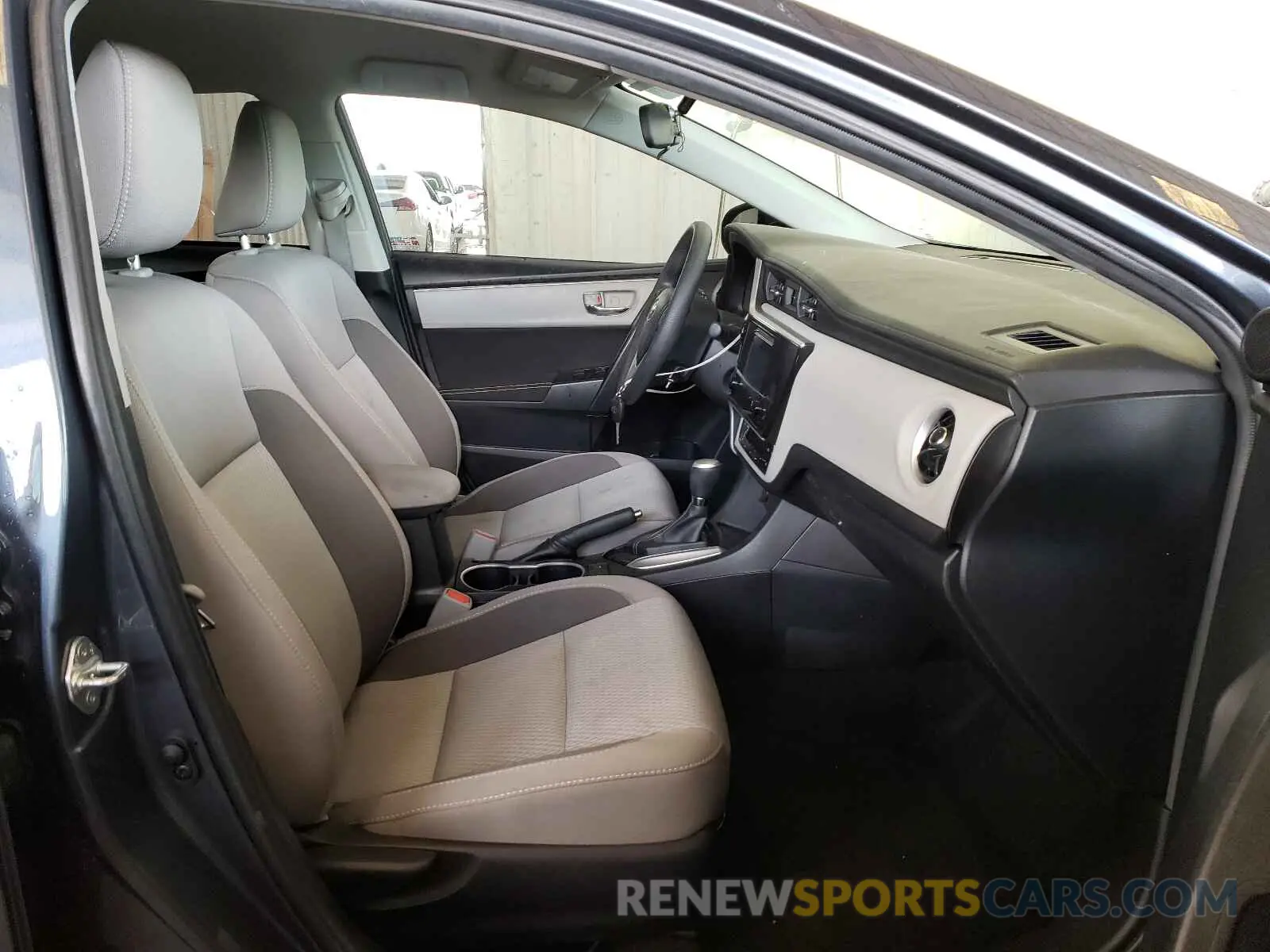 5 Photograph of a damaged car 2T1BURHE3KC198325 TOYOTA COROLLA 2019