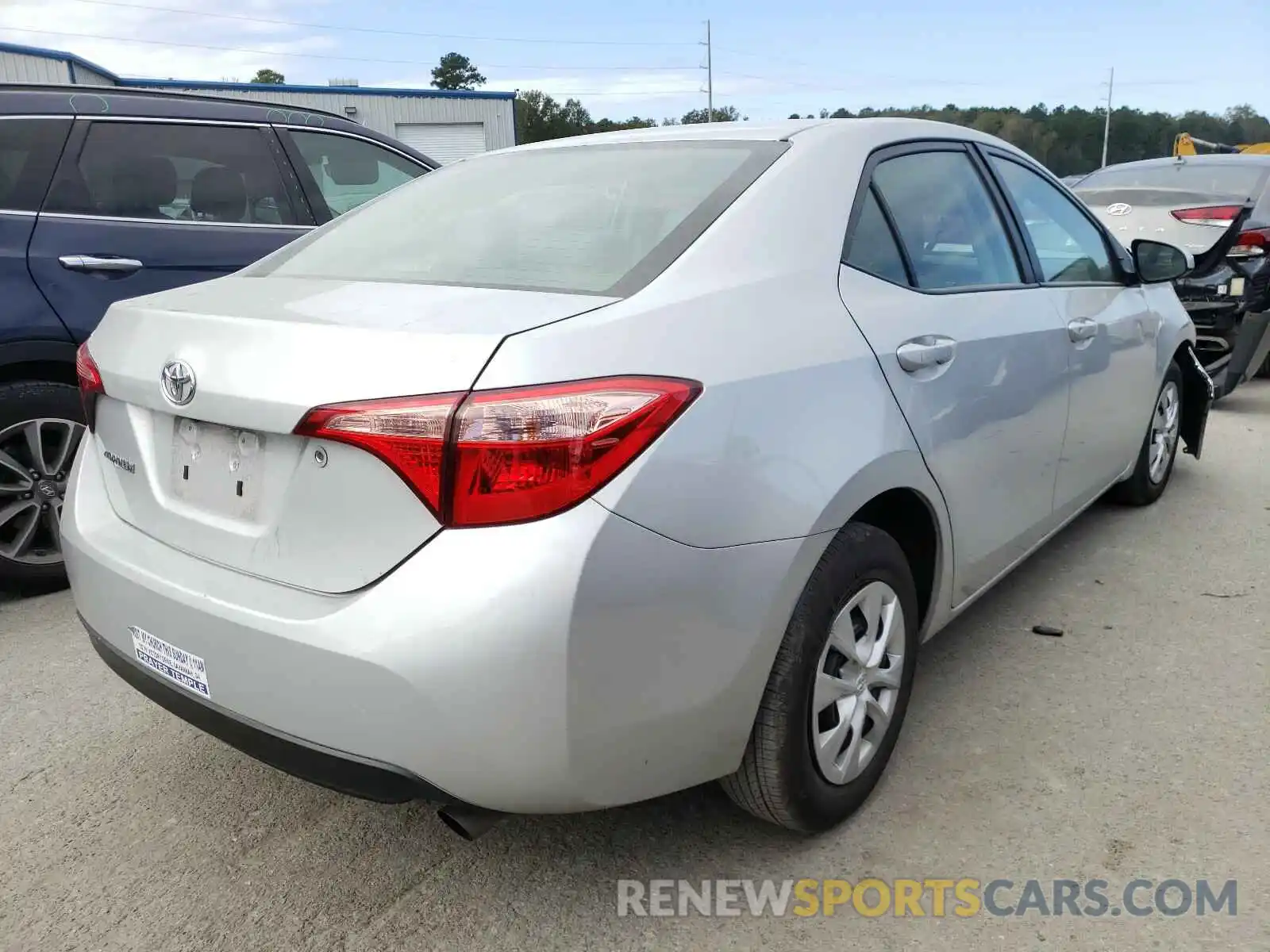 4 Photograph of a damaged car 2T1BURHE3KC198793 TOYOTA COROLLA 2019