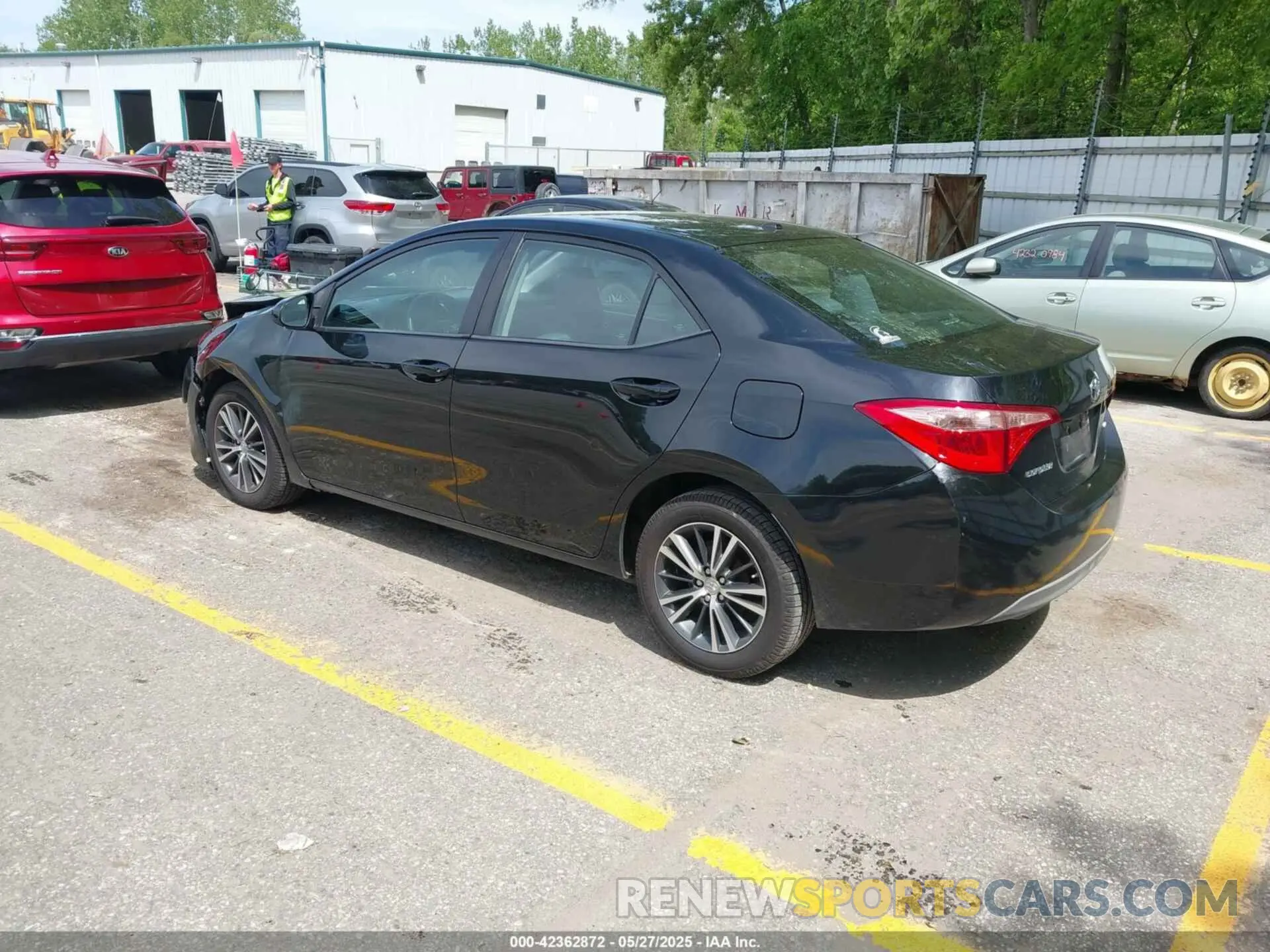 3 Photograph of a damaged car 2T1BURHE3KC199300 TOYOTA COROLLA 2019