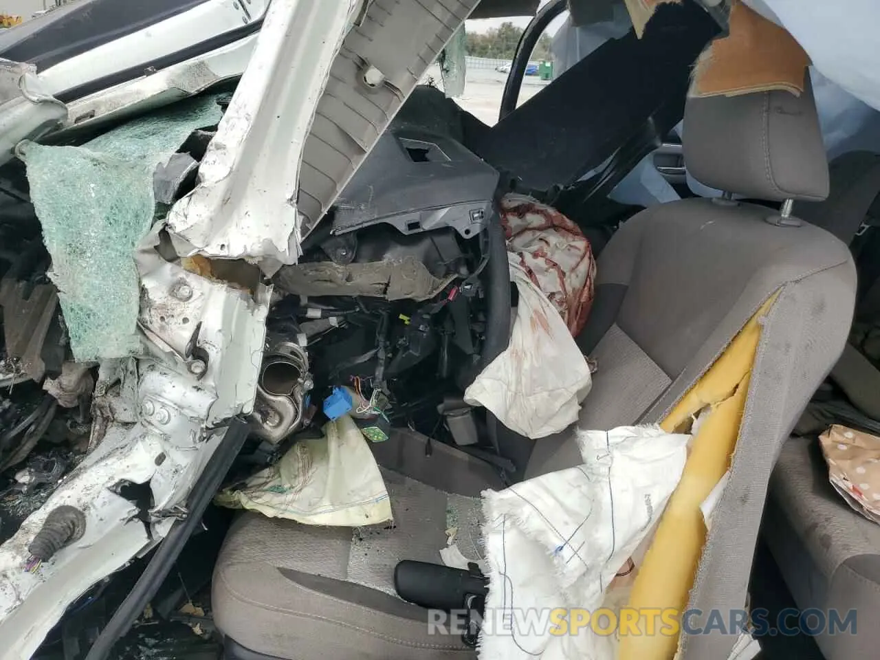 7 Photograph of a damaged car 2T1BURHE3KC199958 TOYOTA COROLLA 2019