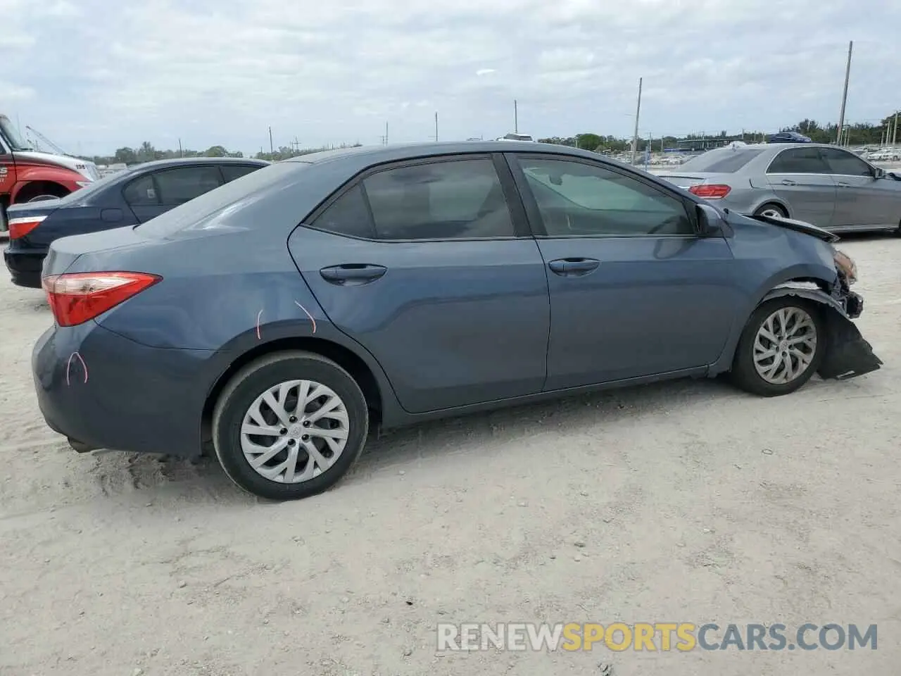 3 Photograph of a damaged car 2T1BURHE3KC205516 TOYOTA COROLLA 2019