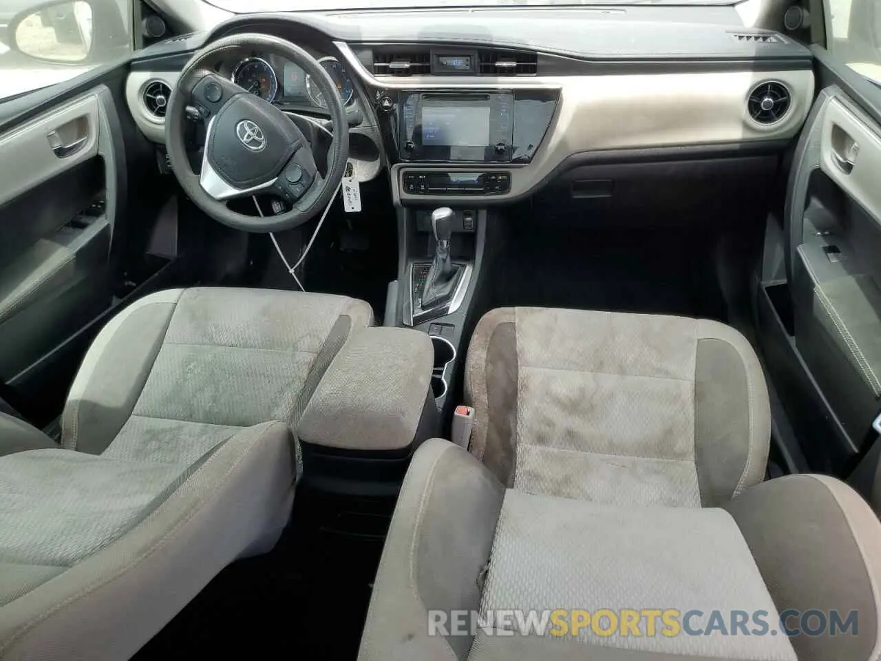 8 Photograph of a damaged car 2T1BURHE3KC205516 TOYOTA COROLLA 2019