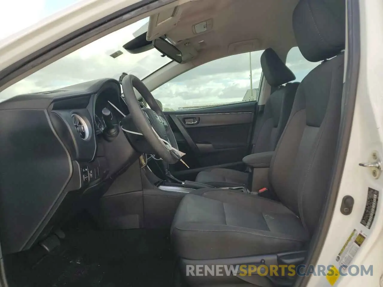 7 Photograph of a damaged car 2T1BURHE3KC207816 TOYOTA COROLLA 2019