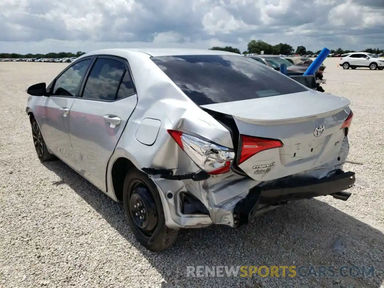 3 Photograph of a damaged car 2T1BURHE3KC213258 TOYOTA COROLLA 2019