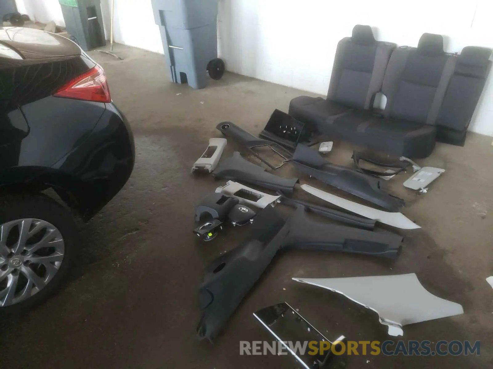 9 Photograph of a damaged car 2T1BURHE3KC214040 TOYOTA COROLLA 2019