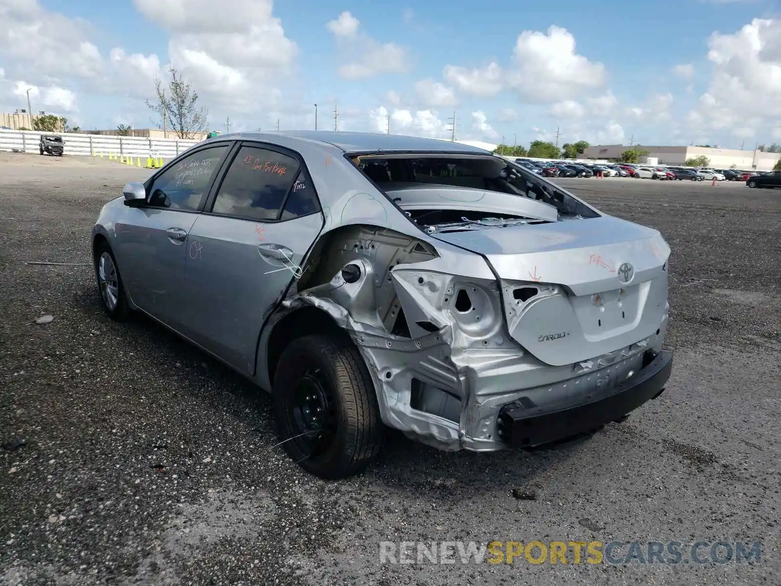 3 Photograph of a damaged car 2T1BURHE3KC215267 TOYOTA COROLLA 2019