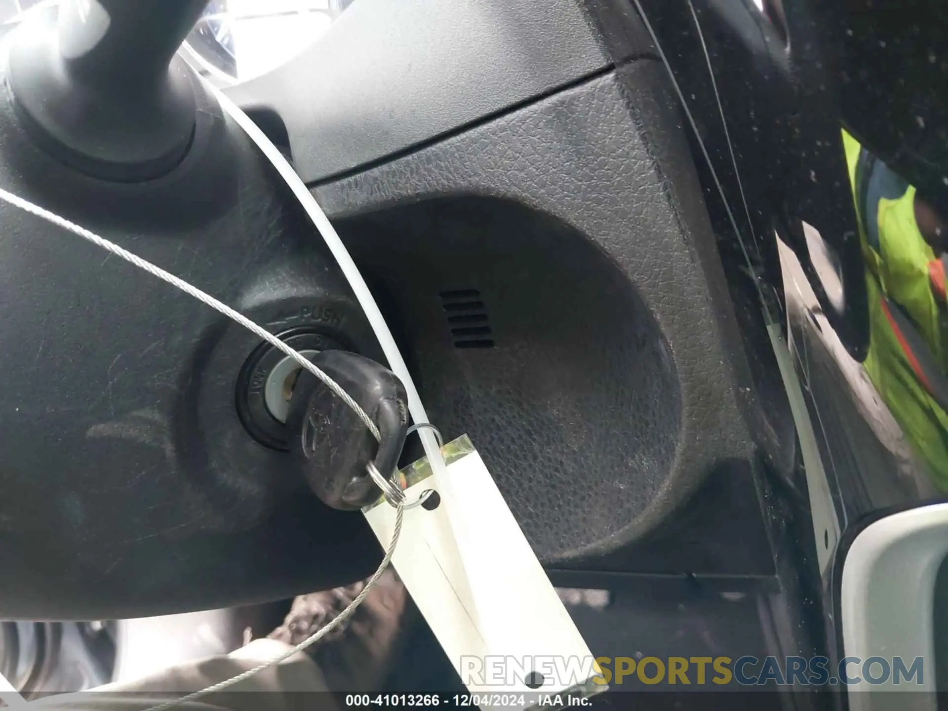 11 Photograph of a damaged car 2T1BURHE3KC219402 TOYOTA COROLLA 2019