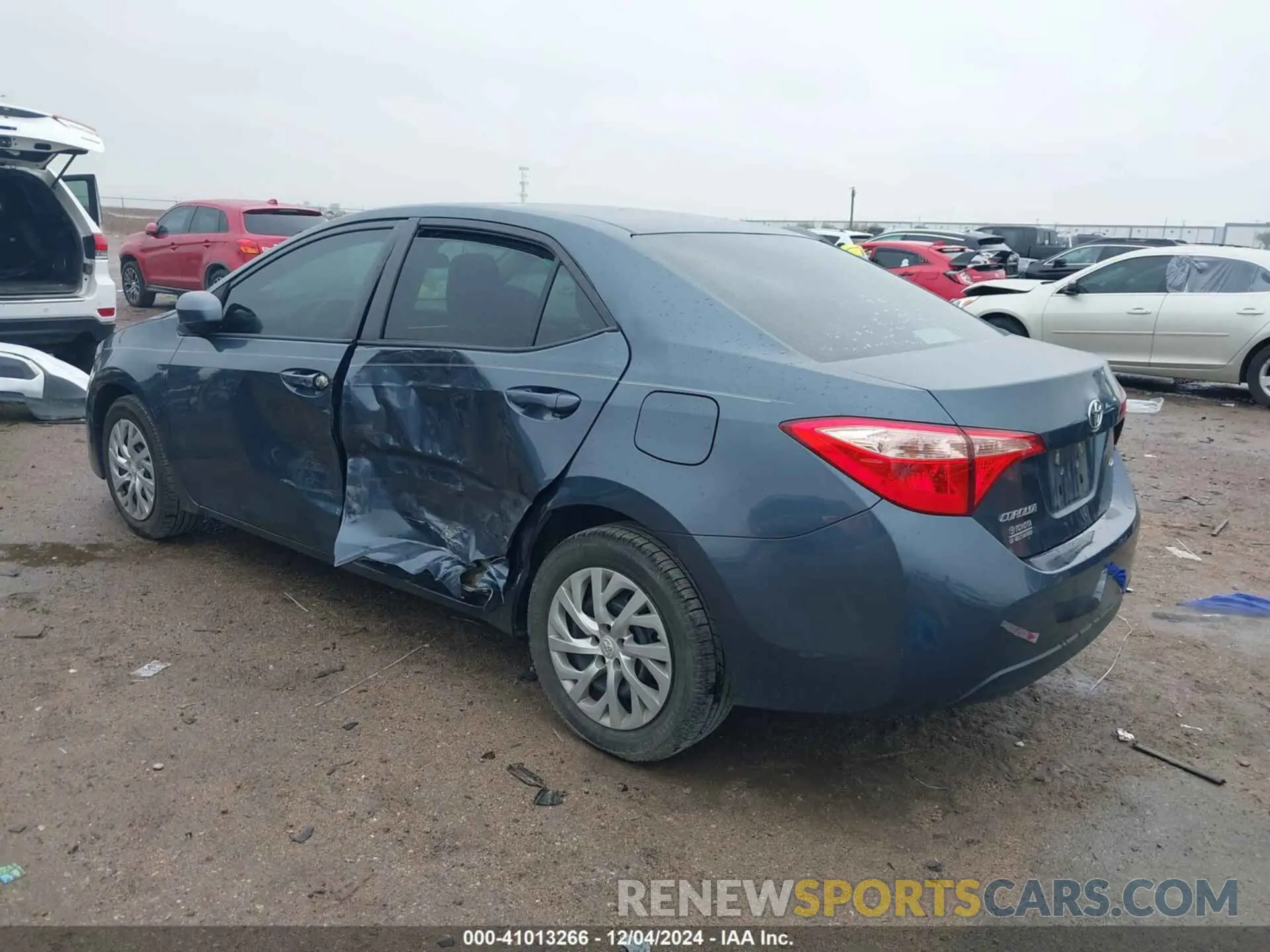 3 Photograph of a damaged car 2T1BURHE3KC219402 TOYOTA COROLLA 2019