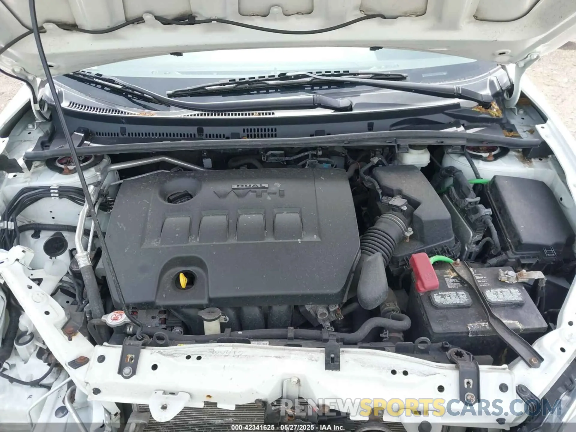 10 Photograph of a damaged car 2T1BURHE3KC221683 TOYOTA COROLLA 2019