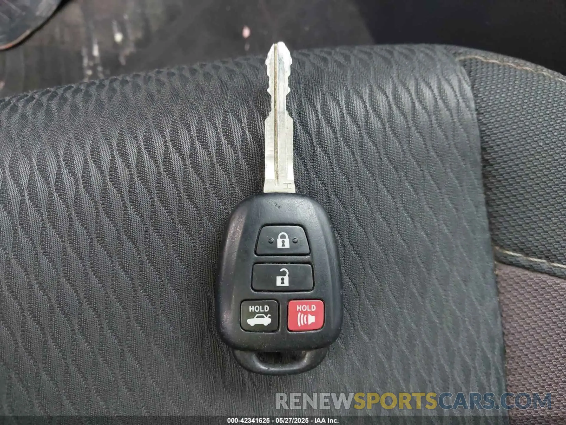11 Photograph of a damaged car 2T1BURHE3KC221683 TOYOTA COROLLA 2019