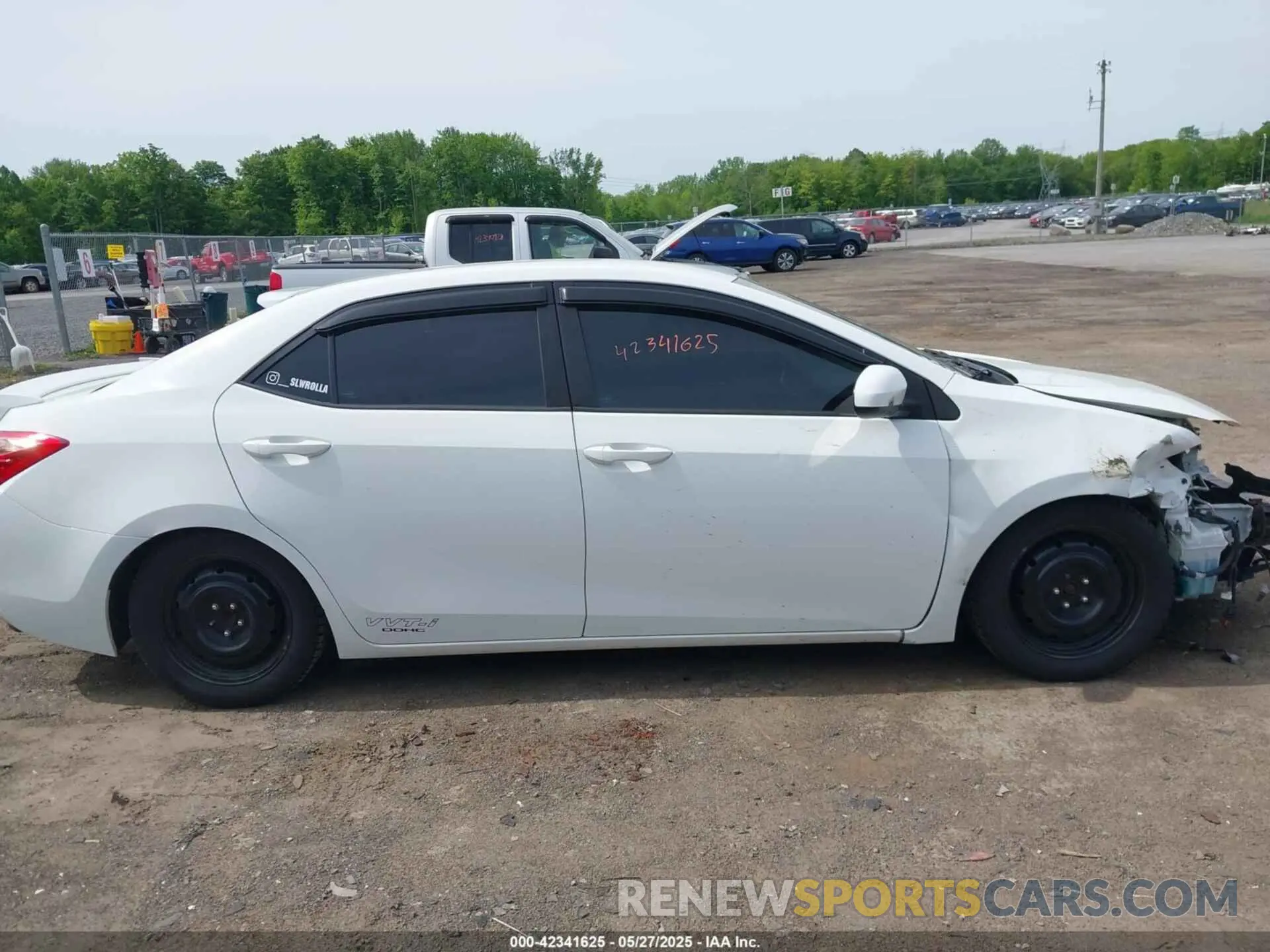 13 Photograph of a damaged car 2T1BURHE3KC221683 TOYOTA COROLLA 2019