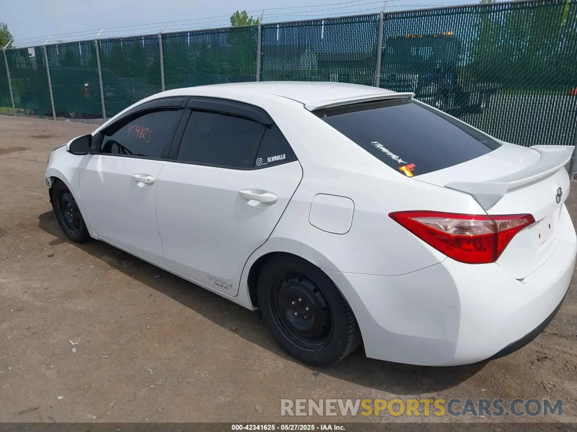 3 Photograph of a damaged car 2T1BURHE3KC221683 TOYOTA COROLLA 2019